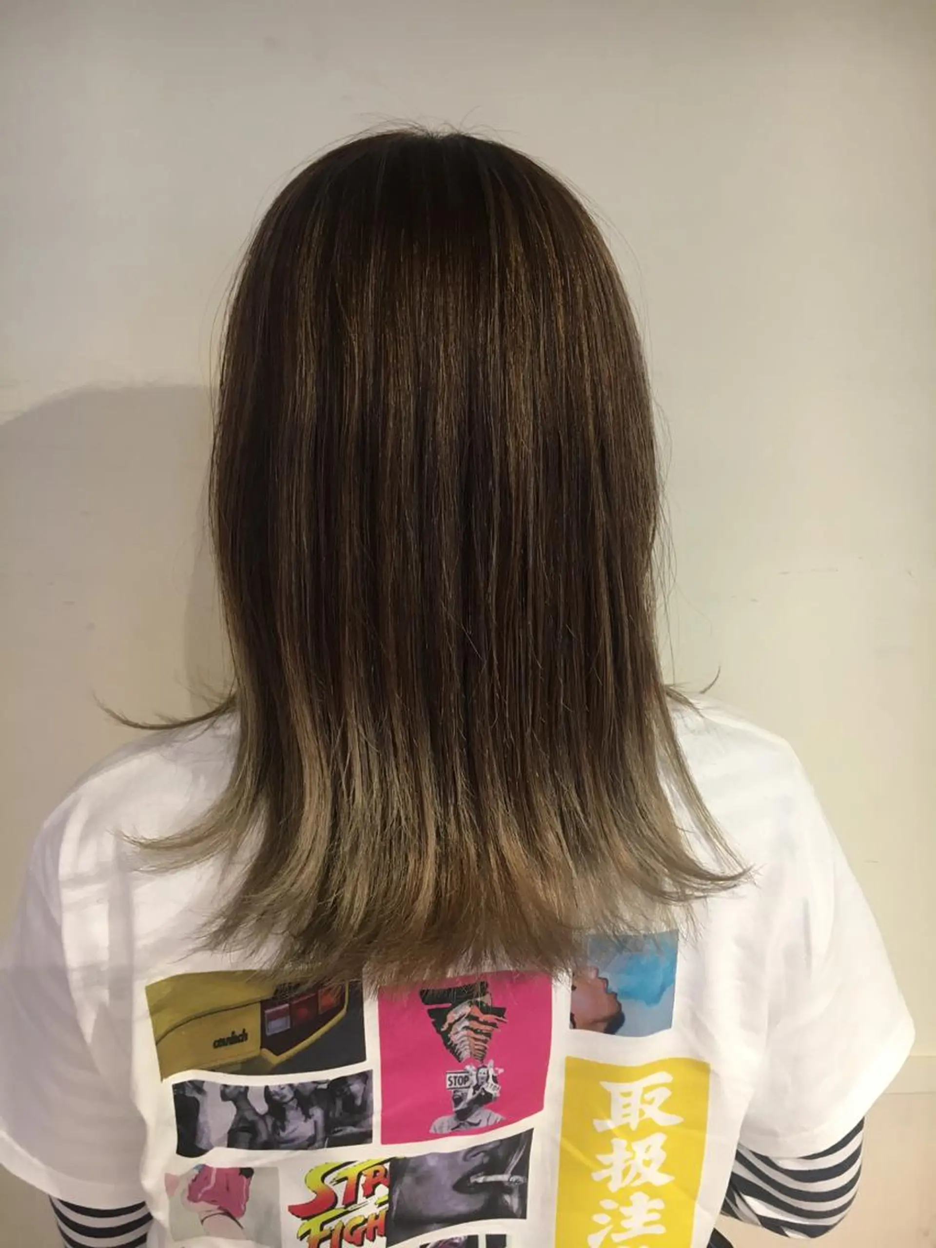 ミディアム カラー 野崎 ひかりのヘアスタイル