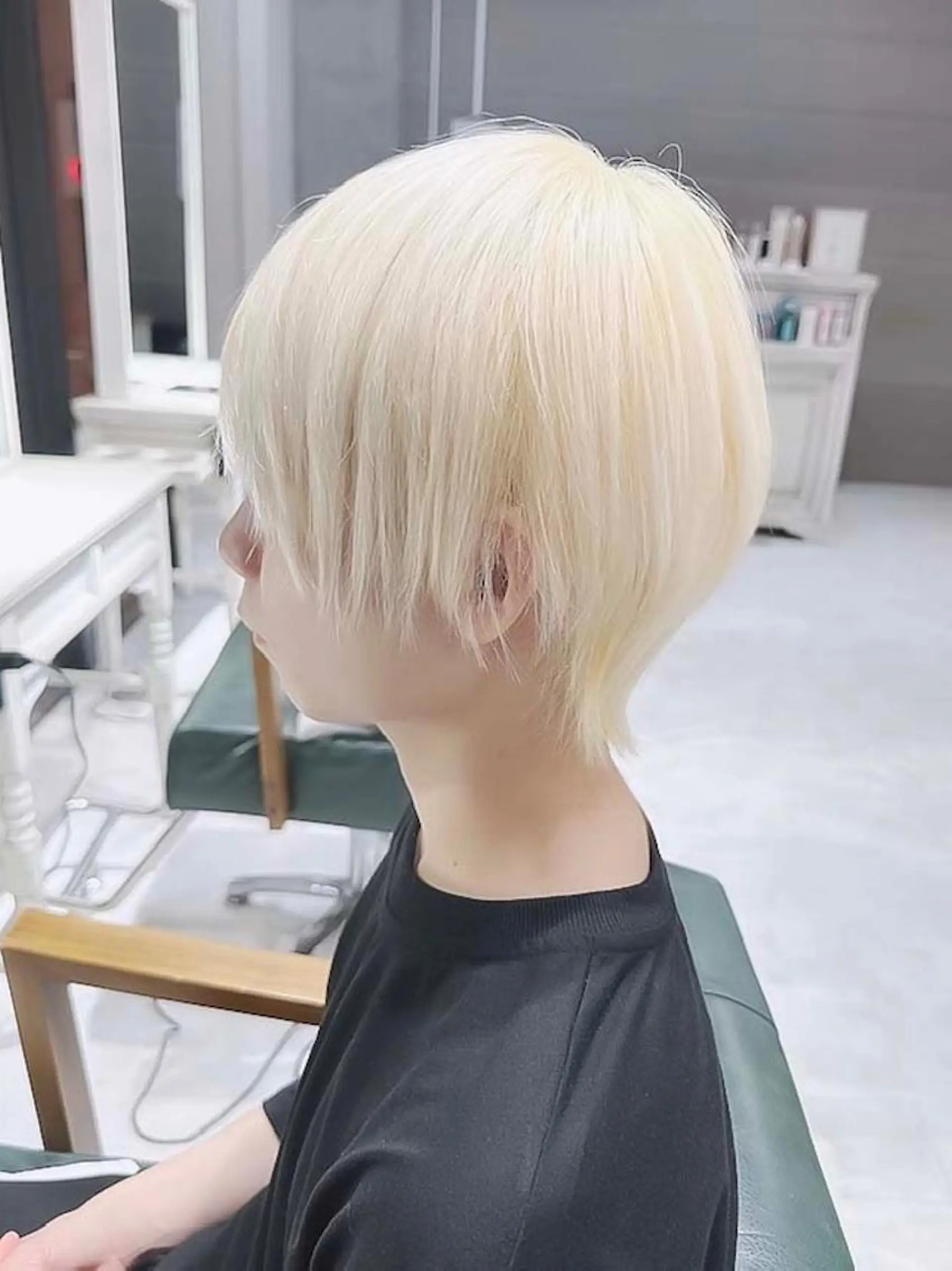 カラー メンズ メンズブリーチ メンズハイトーン メンズウルフカット ブリーチ ブロンド DAYS Men’sのヘアスタイル