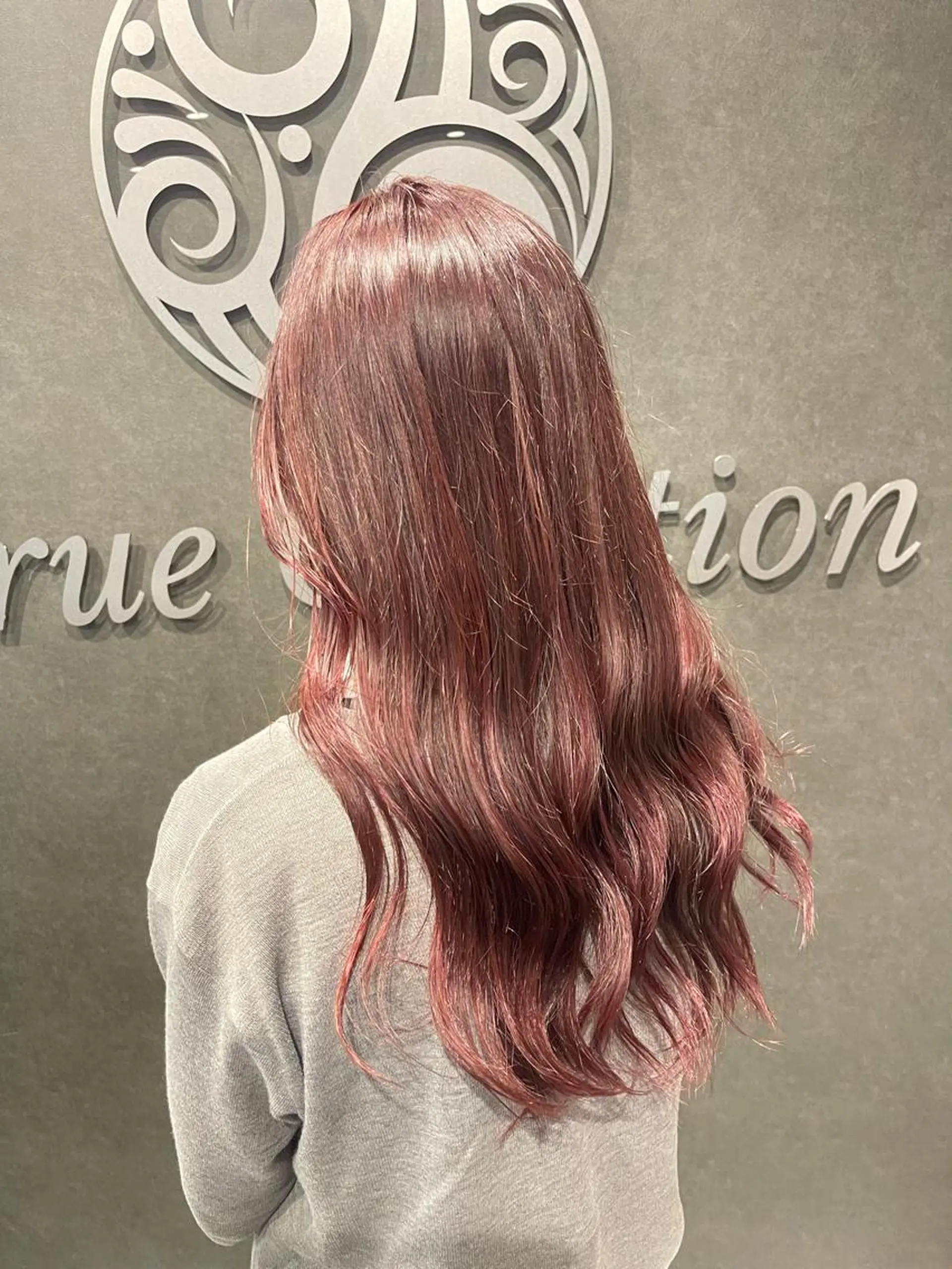 ロング ヘアカラー トリートメント ハイトーン ／ レイヤー/吉田陸斗のヘアスタイル