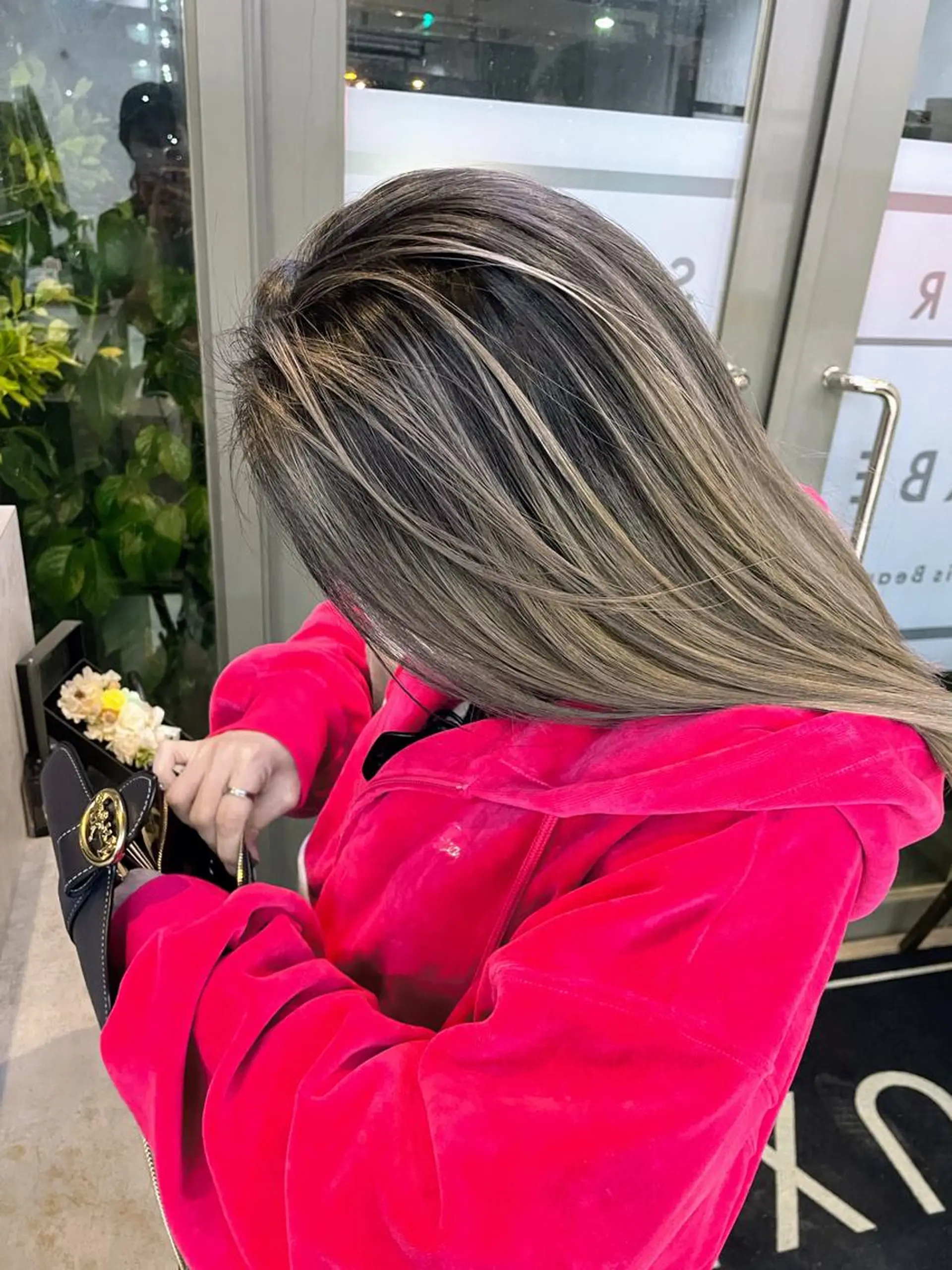ロング カラー ブリーチ ヘアカラー LUXBE LUCE ひなののヘアスタイル