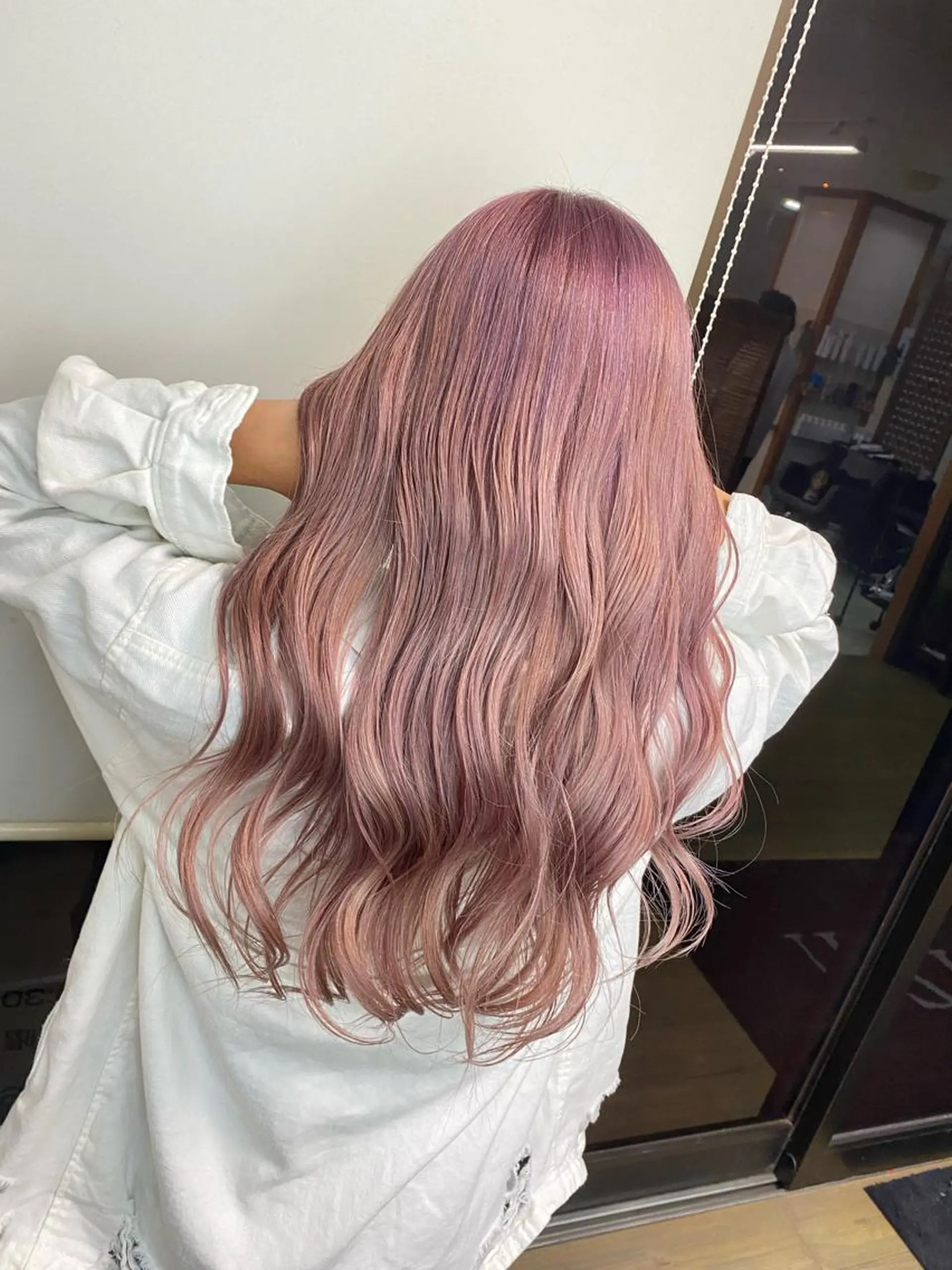 ミディアム カラー ブリーチ ケアブリーチ ハイトーンカラー カット ヘアカラー トリートメント ブリーチカラー🫧 森　凪沙のヘアスタイル