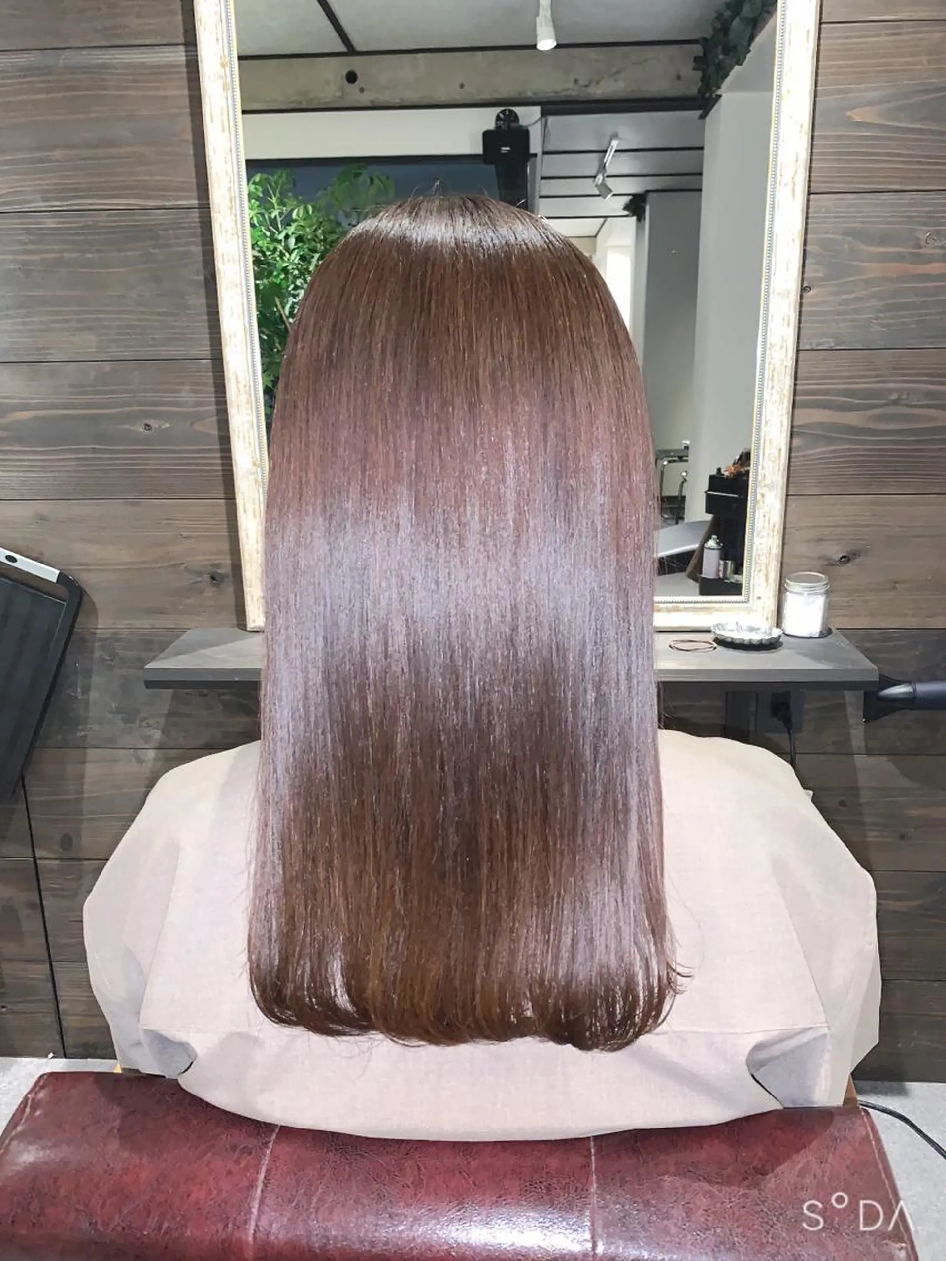 セミロング セミロングパーマ ラベンダーベージュ くびれヘア 外国人風カラー ハイライト トリートメント 隠れ家美容室 RAW TOKYO 【公式】のヘアスタイル