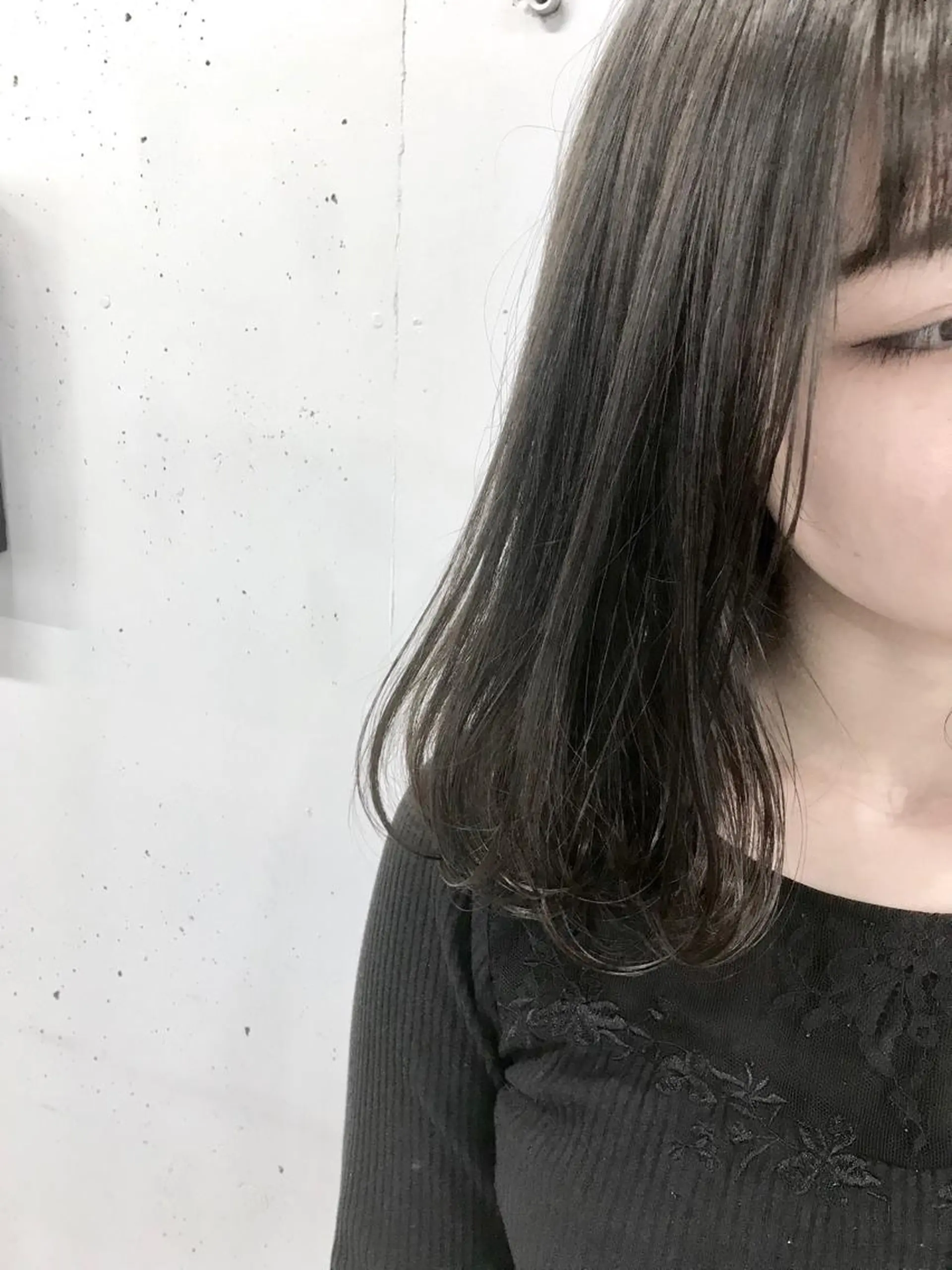 ミディアム 外ハネヘア カット パーマ トリートメント 新井 広樹のヘアスタイル