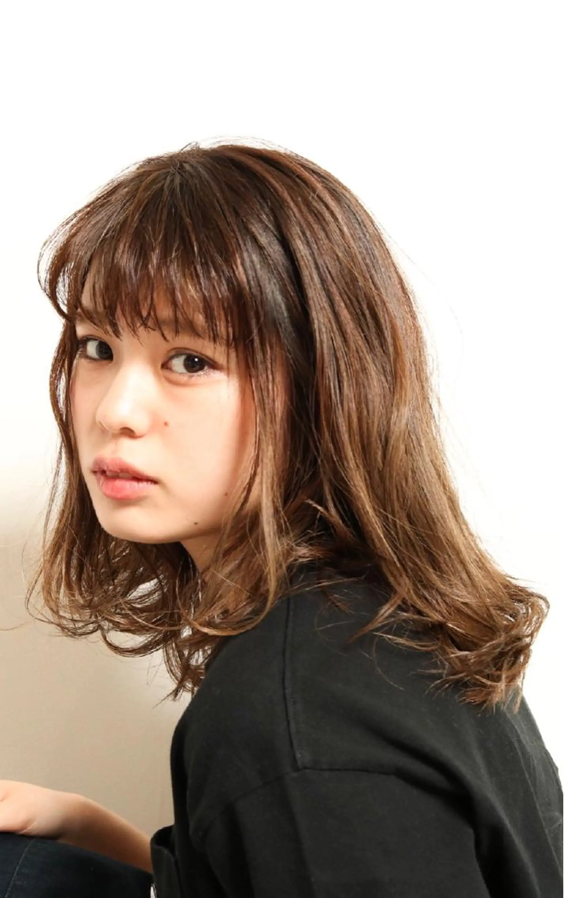 ミディアム カラー アッシュ ベージュカラー tipi 香椎・千早のヘアスタイル