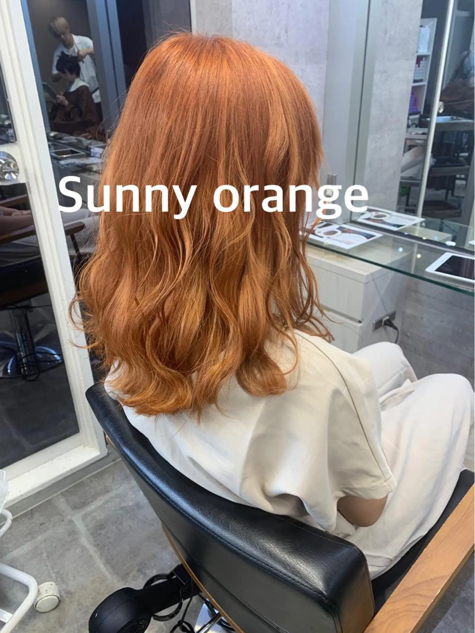 セミロング カラー ブリーチ ケアブリーチ オレンジ ヘアカラー 今野 美栄のヘアスタイル