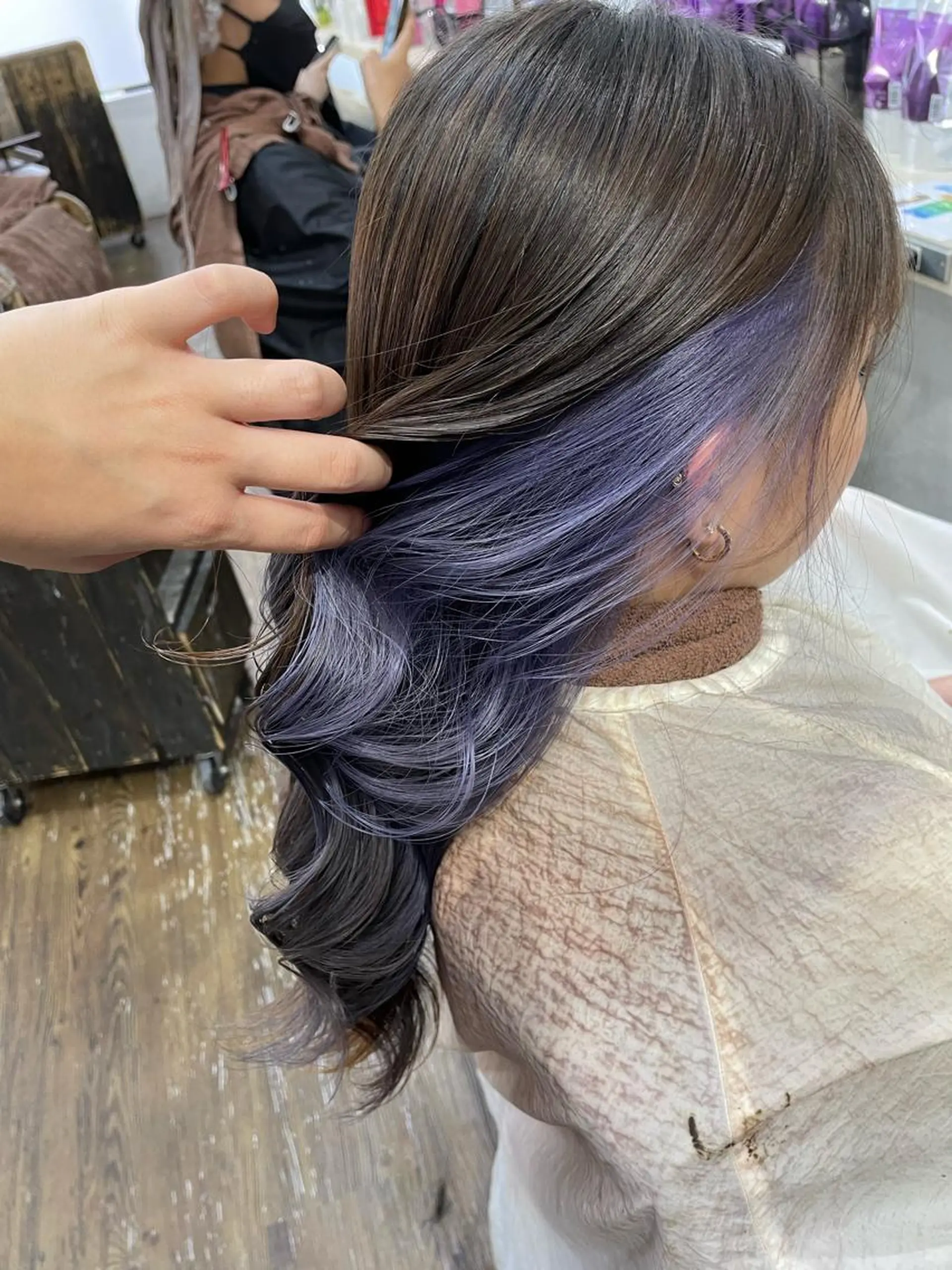 ロング 横浜🦋ハイトーン 🫐シャドウルーツのヘアスタイル