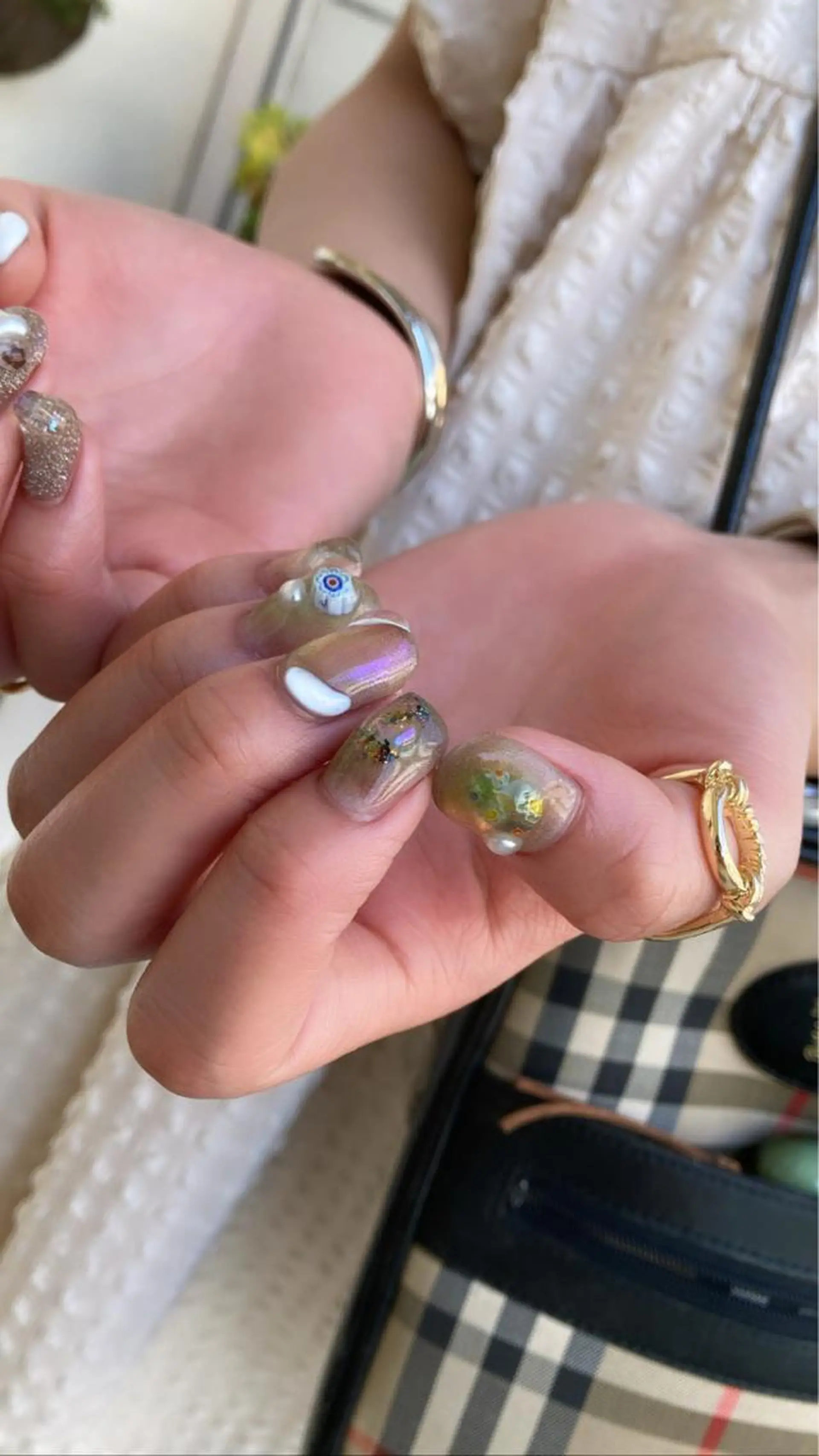 ネイル nailsalon　hue所属・小山 羽奈のネイルデザイン