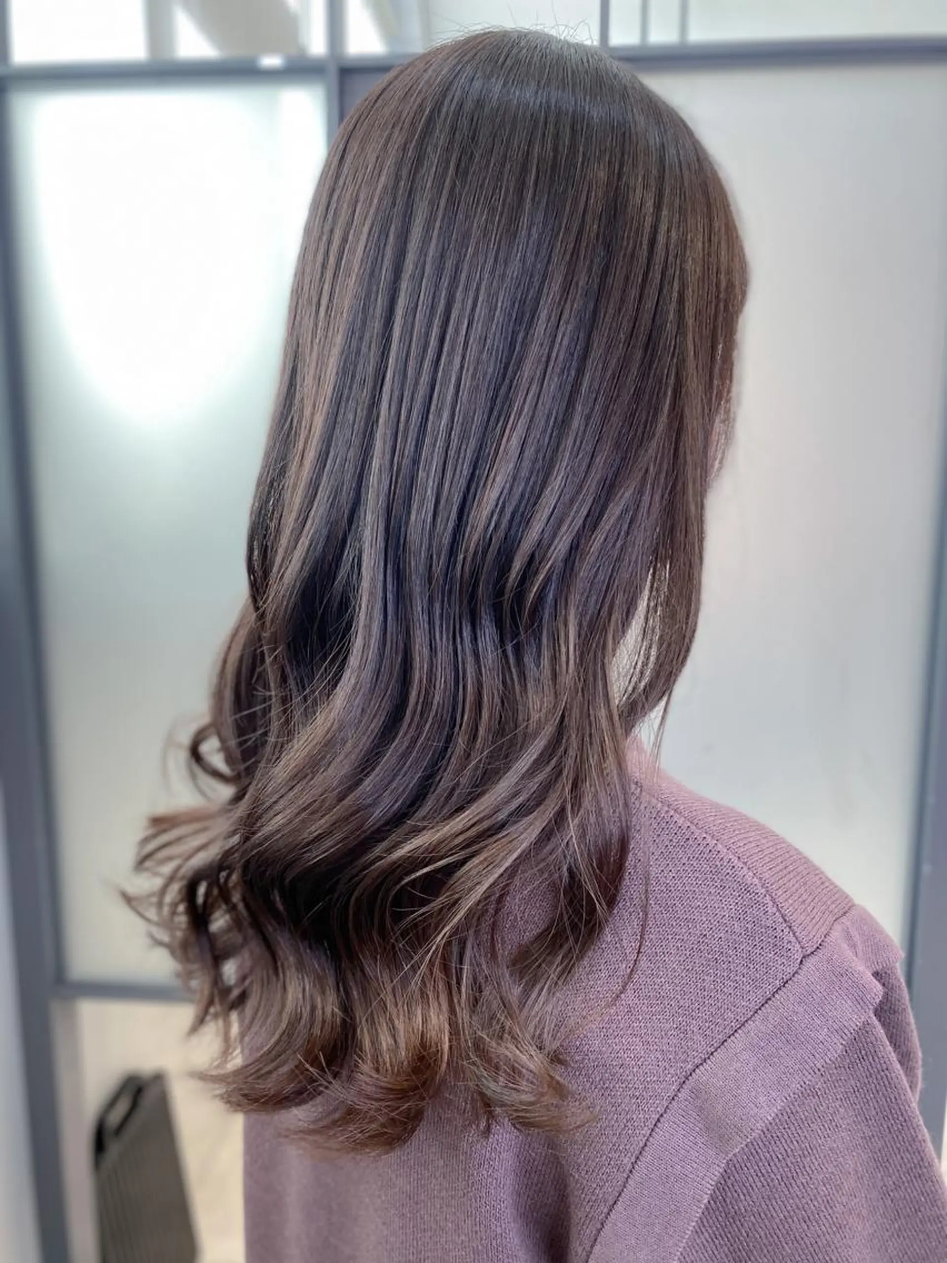 セミロング カラー オリーブグレー 【透明感、艶髪】西村 有司のヘアスタイル