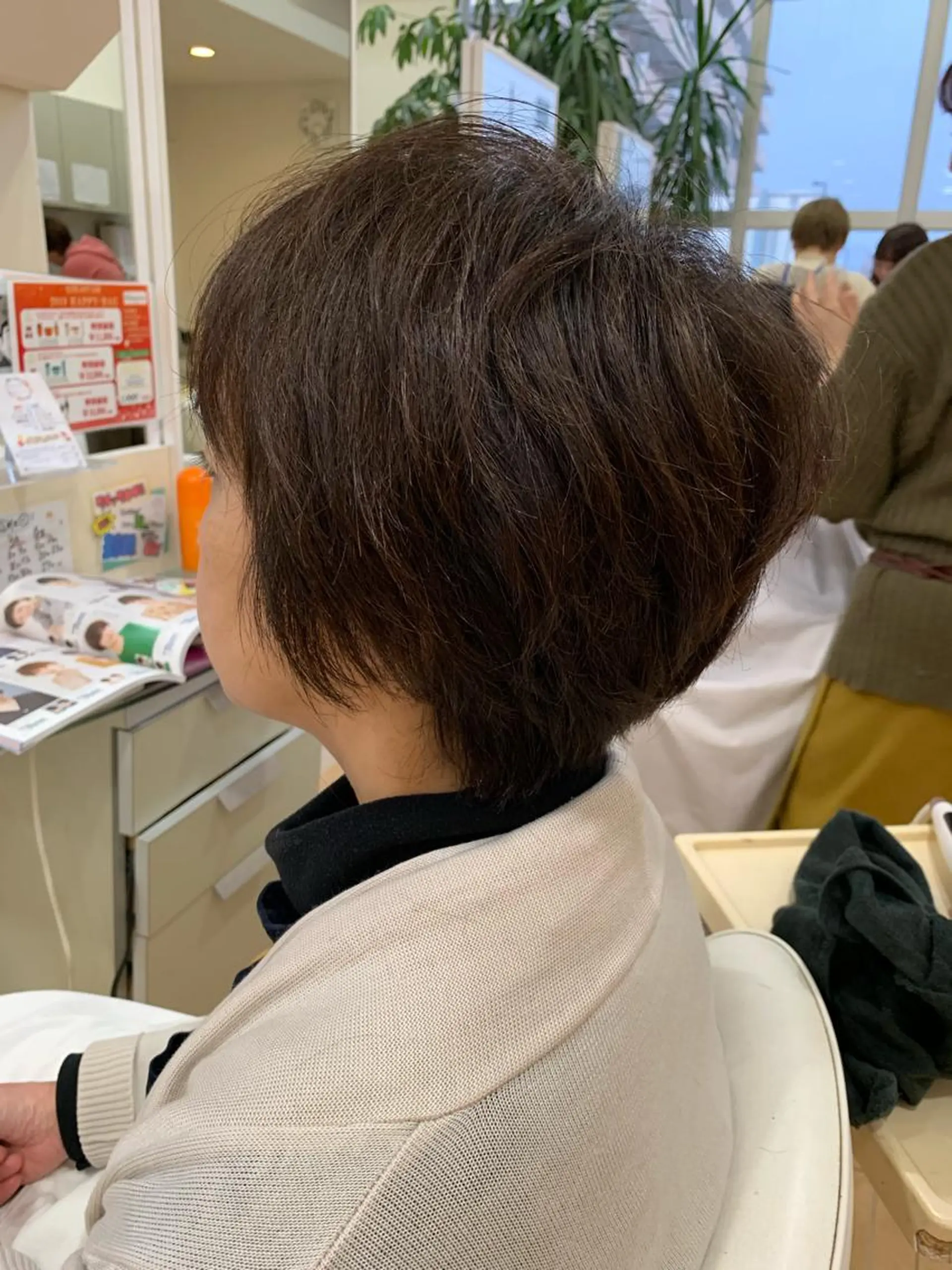 ショート カラー カット ヘアカラー 吉川 茉由子のマツエク・マツパデザイン