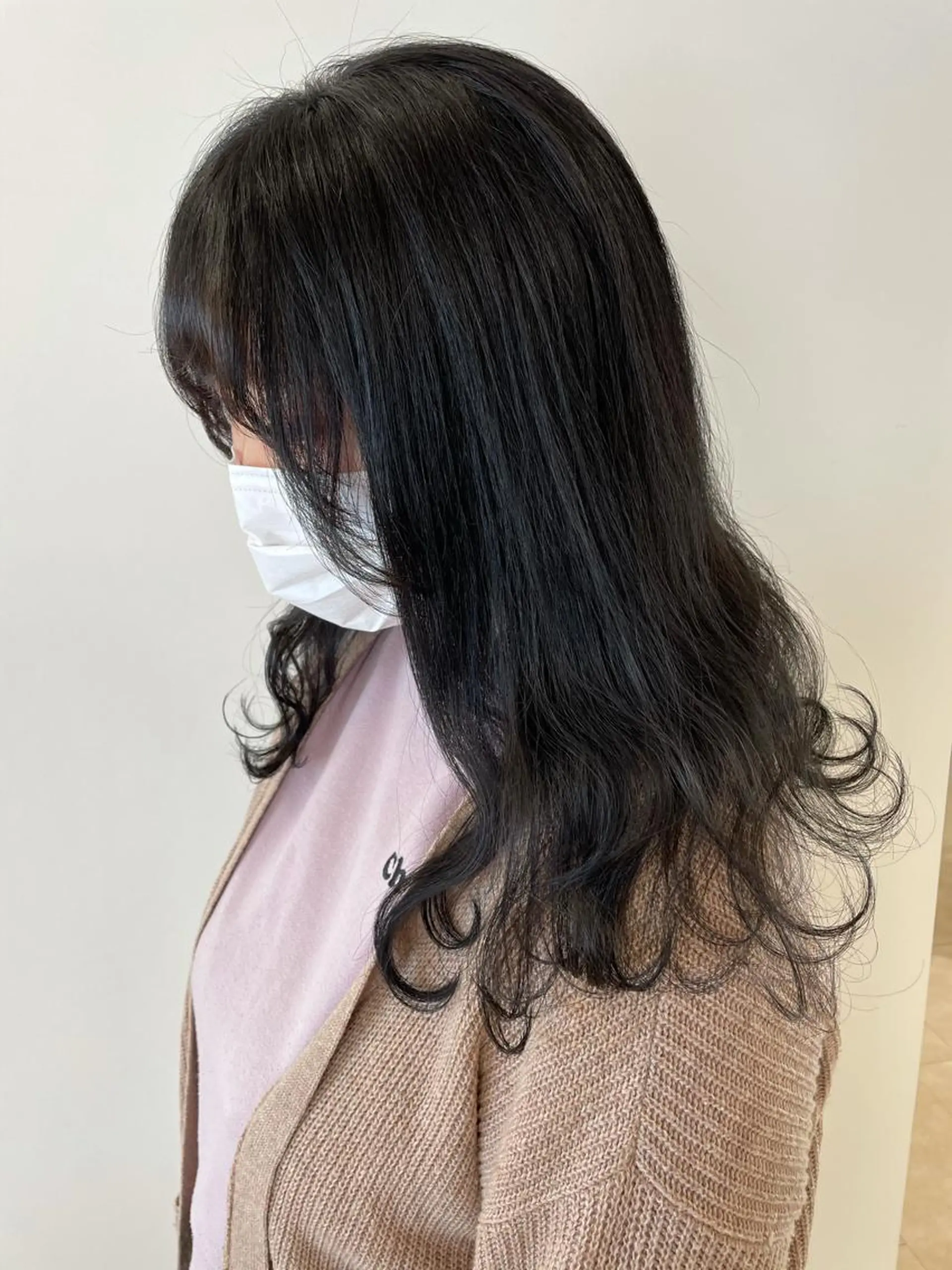 ロング カラー ヘアカラー ヘッドスパ 顔まわりカット✄ ベージュカラー🧸のヘアスタイル