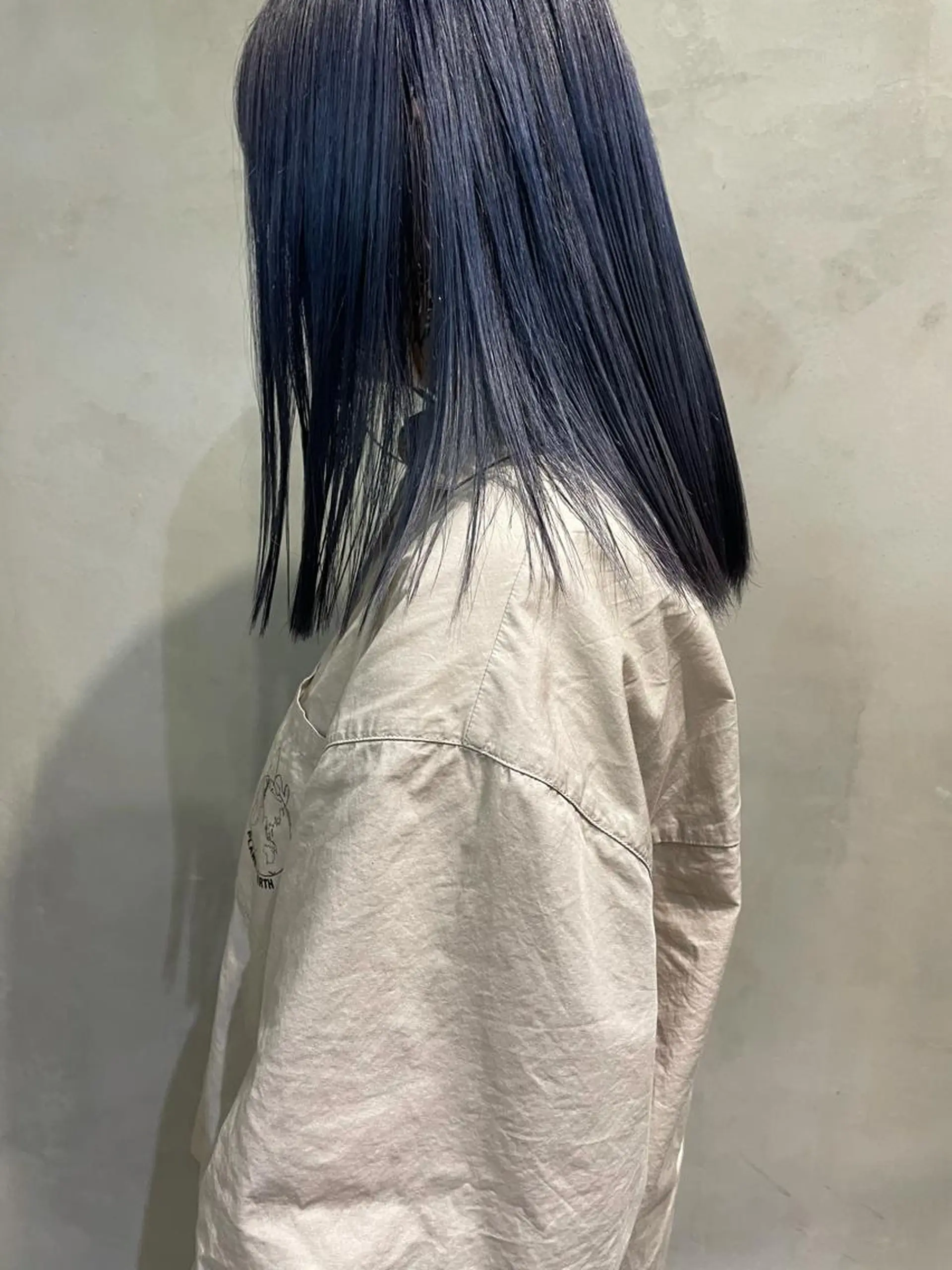 セミロング カラー ブルーカラー ハイトーンカラー 💐ナチュラルヘア Kroda💐のヘアスタイル