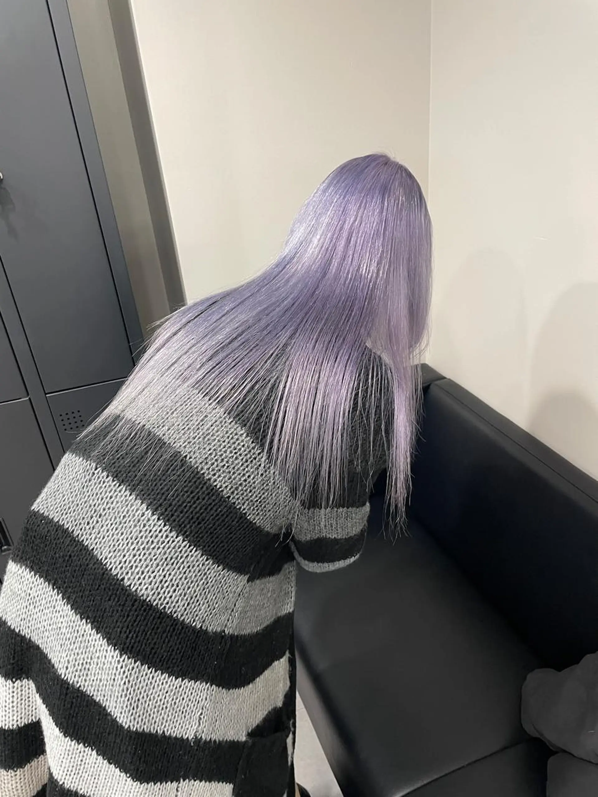 セミロング カラー 切りっぱなしボブ レイヤー/縮毛矯正のヘアスタイル