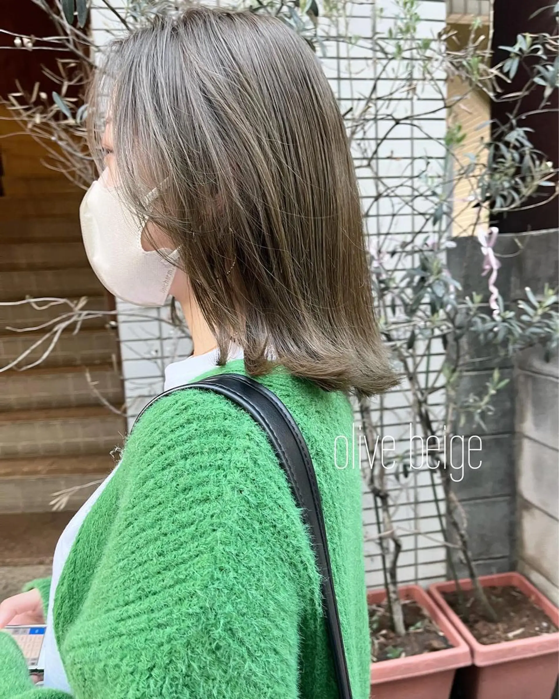 ミディアム カラー ヘアアレンジ ベージュカラー ブリーチ オリーブベージュ カット ヘアカラー トリートメント ヘアセット 🌷ボブ/髪質改善 ストレートのヘアスタイル