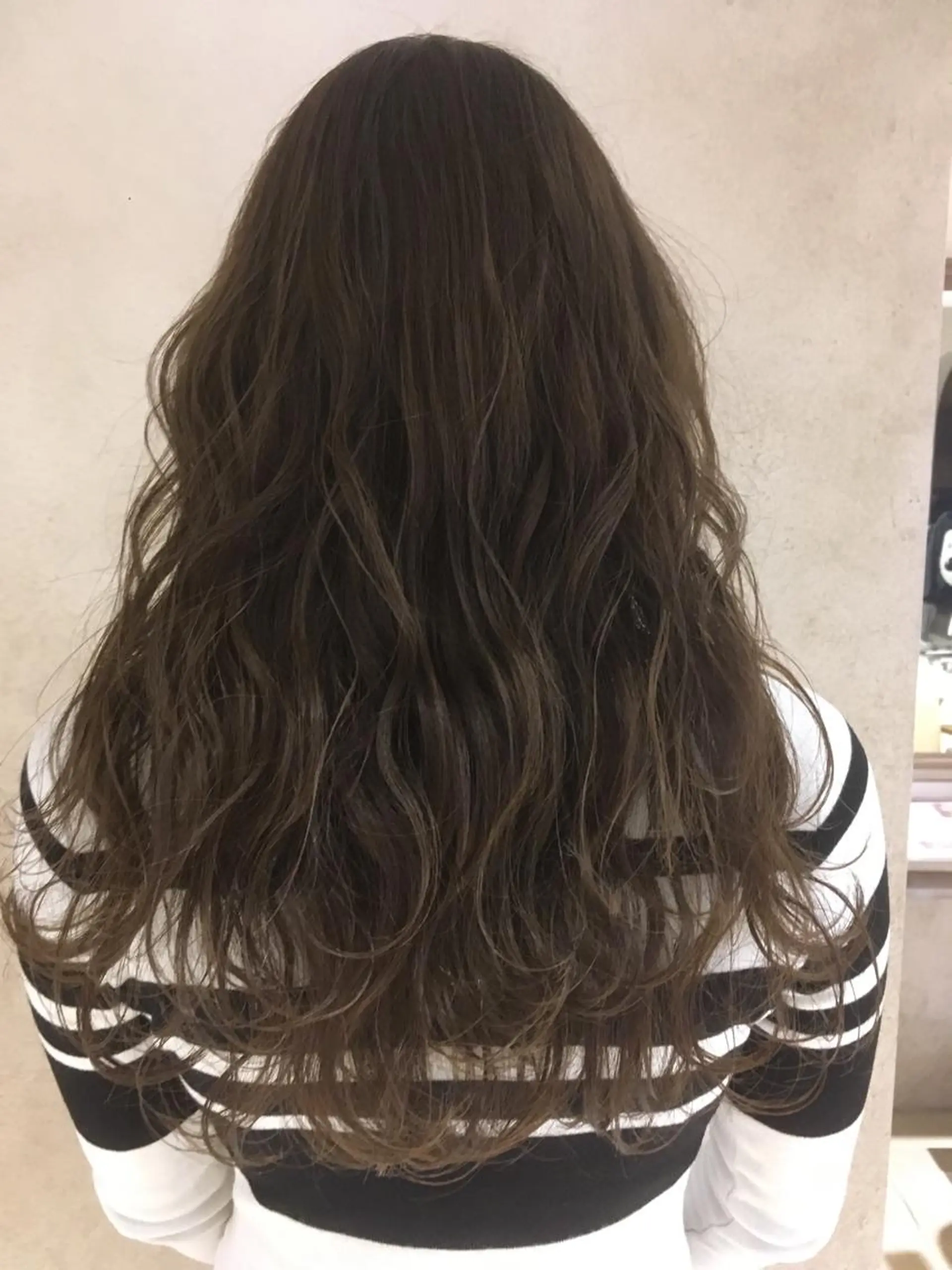 ロング カラー アッシュ ベージュカラー カット ヘアカラー トリートメント Homey Kyoto所属・吉村 絢乃のヘアスタイル
