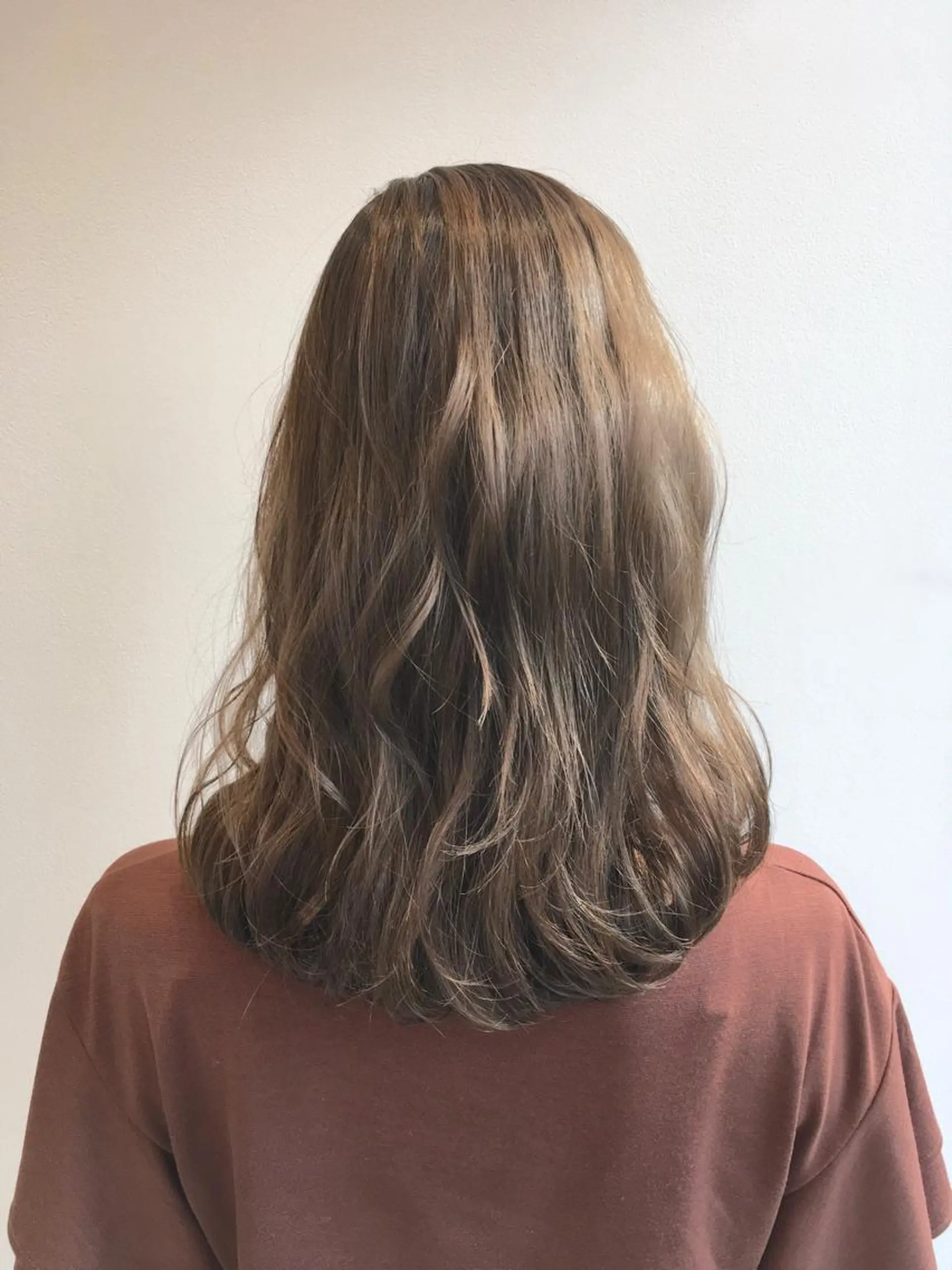 ミディアム カラー ベージュカラー フォギーベージュ ヘアカラー トリートメント ヘアセット yoshi ☆のヘアスタイル