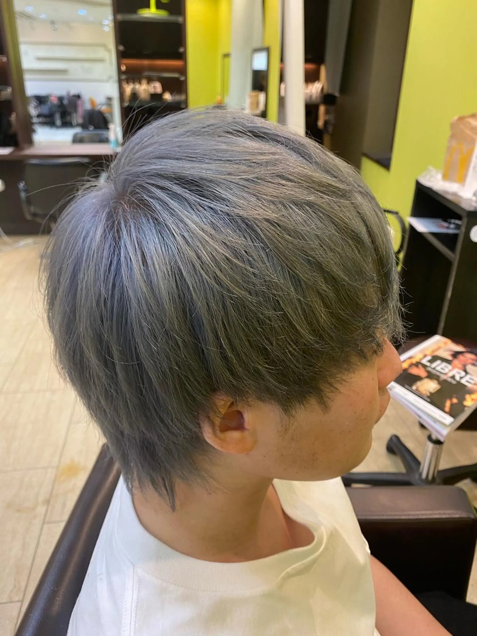 ショート カラー メンズ マッシュウルフ マッシュ メンズウルフカット シルバー ウルフカット ヘアカラー トリートメント 三ノ宮フェザーパーマ 10月再開予定のヘアスタイル