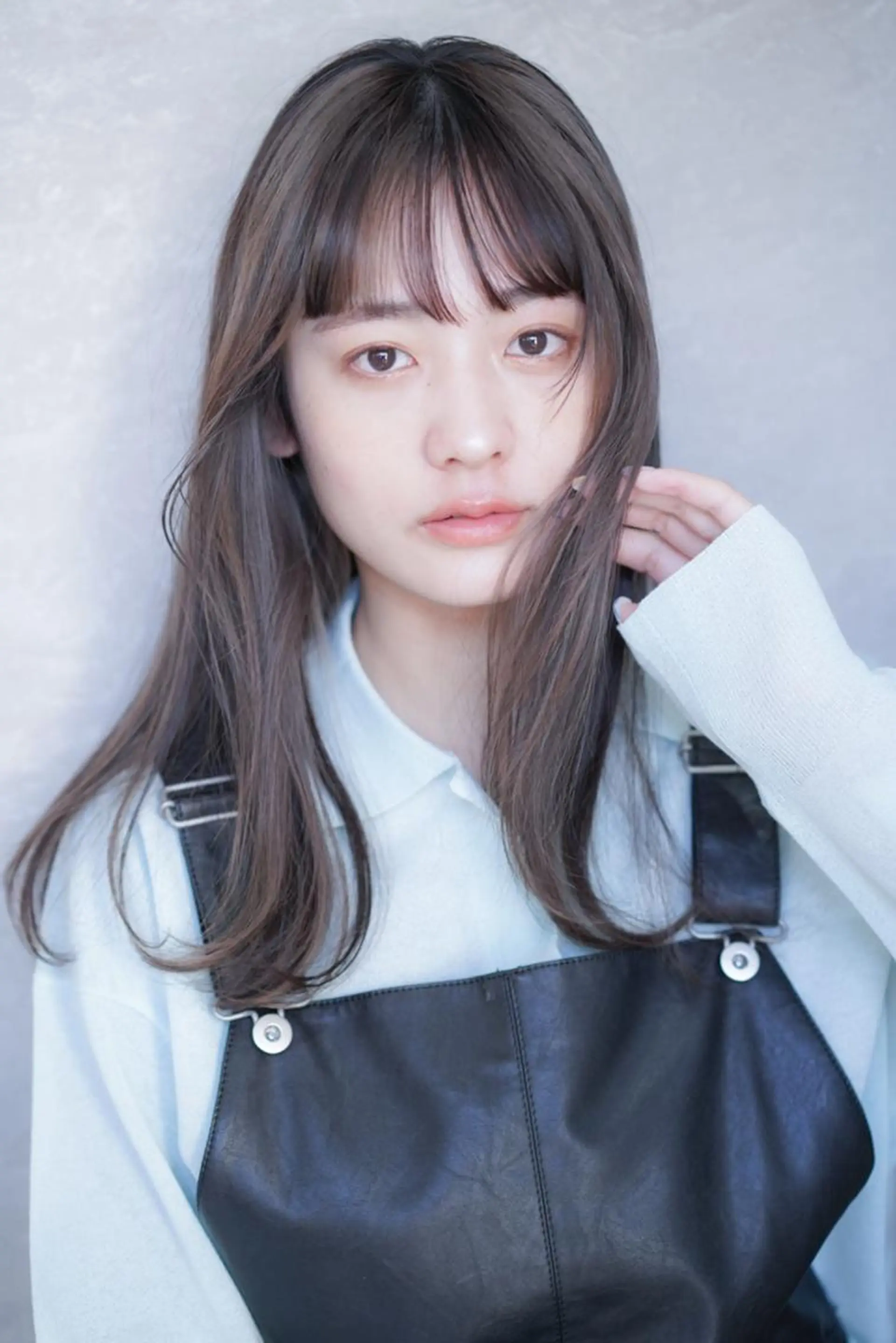 ミディアム HITOMI .のヘアスタイル