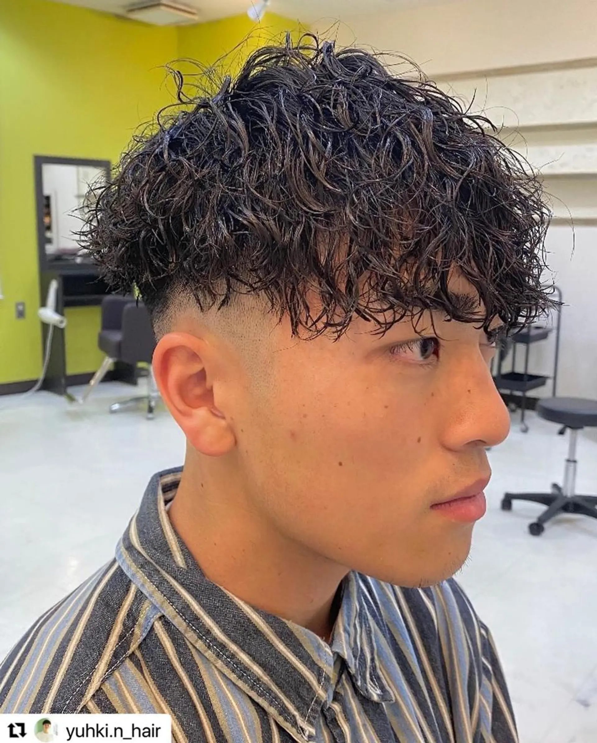 ミディアム カラー メンズ ミディアムパーマ フェードカット メンズパーマ プードルパーマ スペインカール 🩷Eny terrace🩷のヘアスタイル