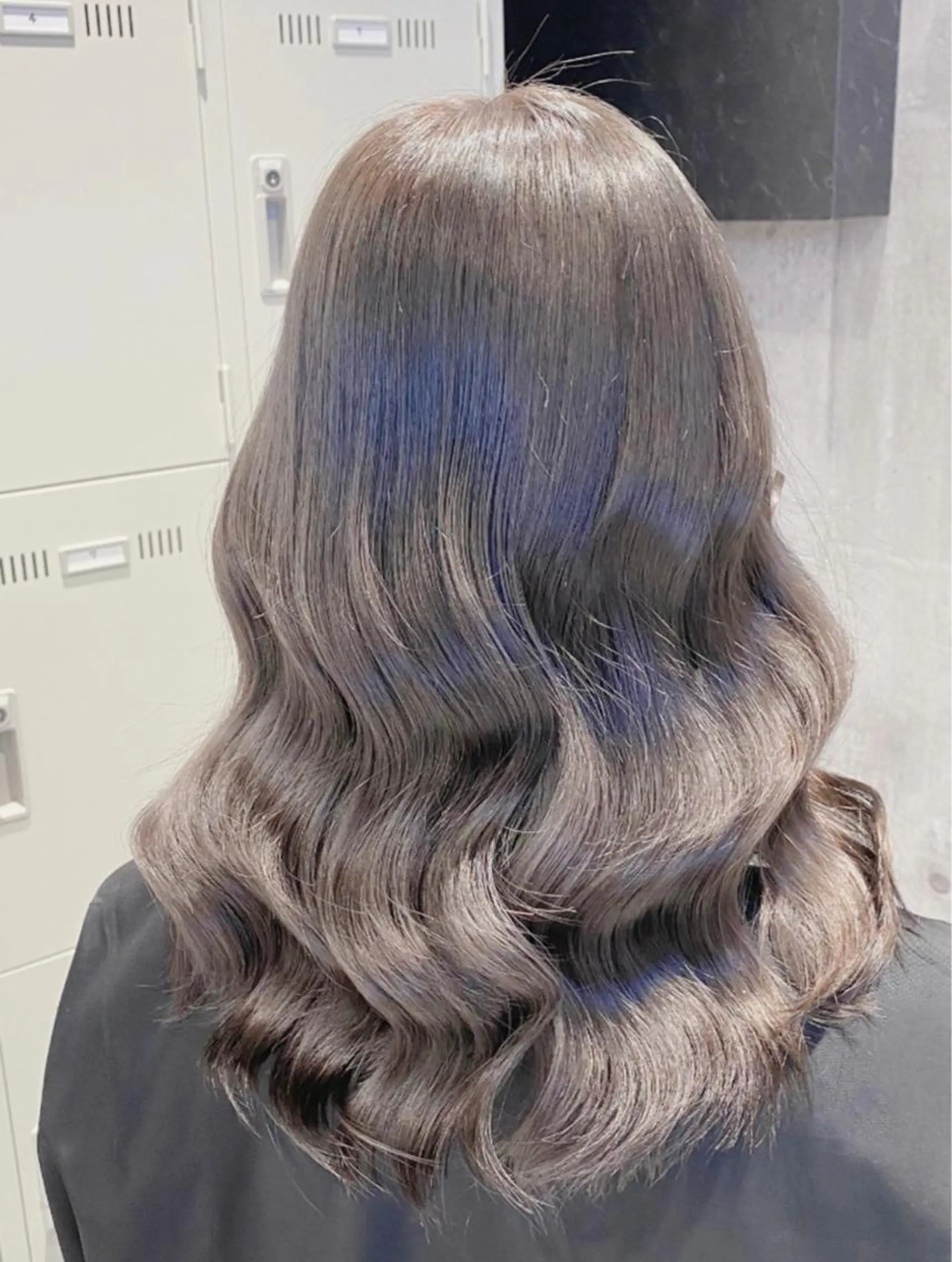 セミロング ヘアカラー トリートメント ハイトーン髪質改善 🎀🐰堀川智史🎀のヘアスタイル