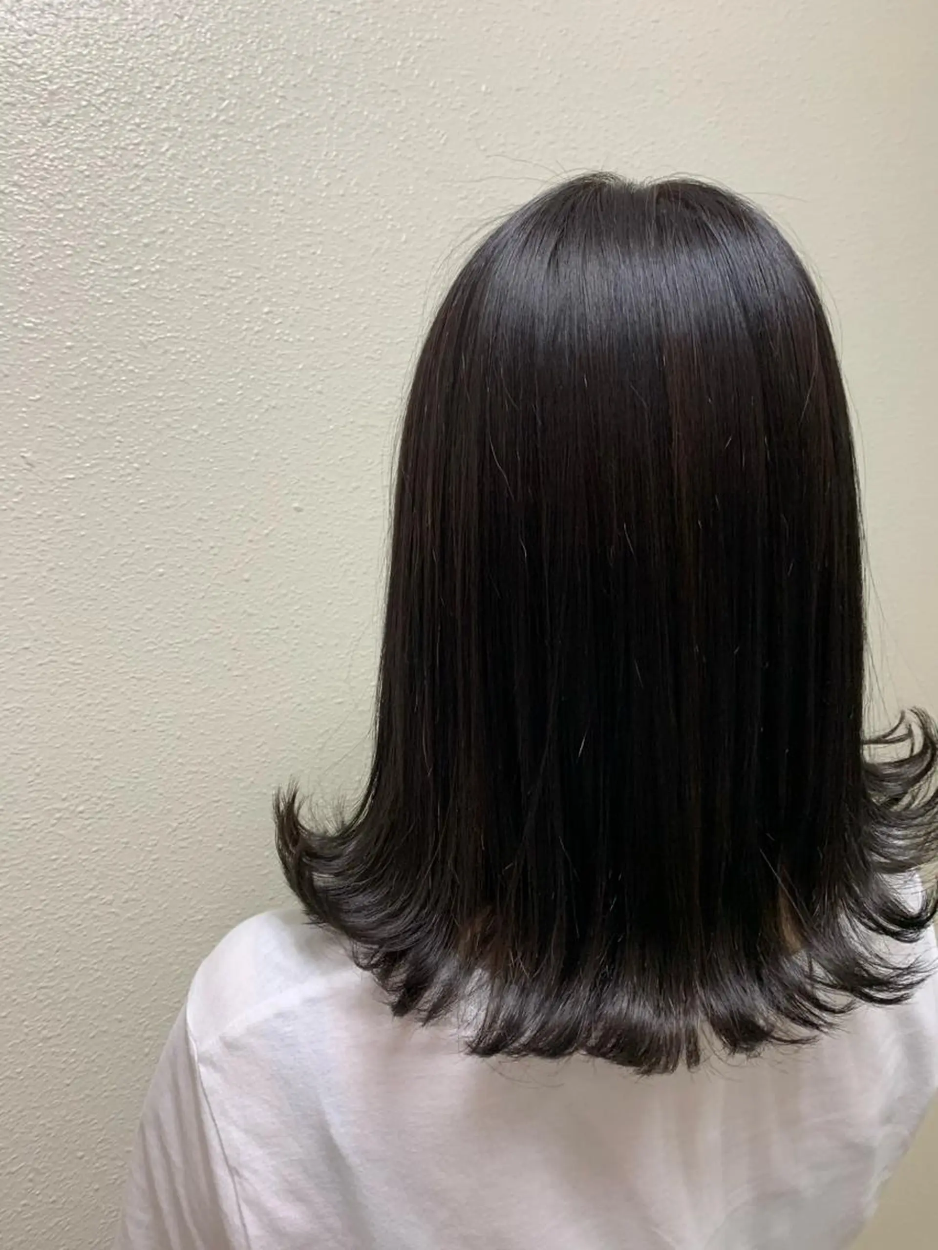 ミディアム カラー パーマ ヘアアレンジ メンズ キッズ ネイル マツエク・マツパ 切りっぱなしヘアボブ ミディアムヘアRYOのヘアスタイル