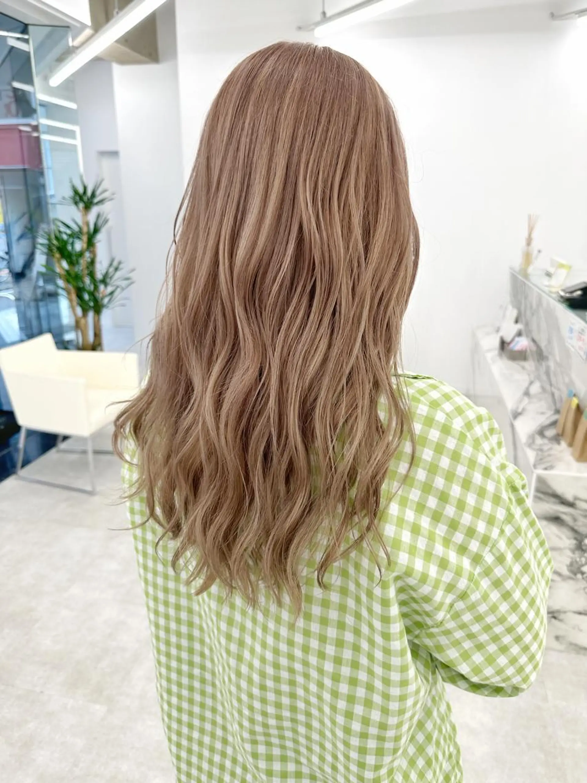 ロング カラー ベージュカラー ブリーチ ケアブリーチ ミルクティーベージュ ブリーチ指名No.1 Daikiのヘアスタイル