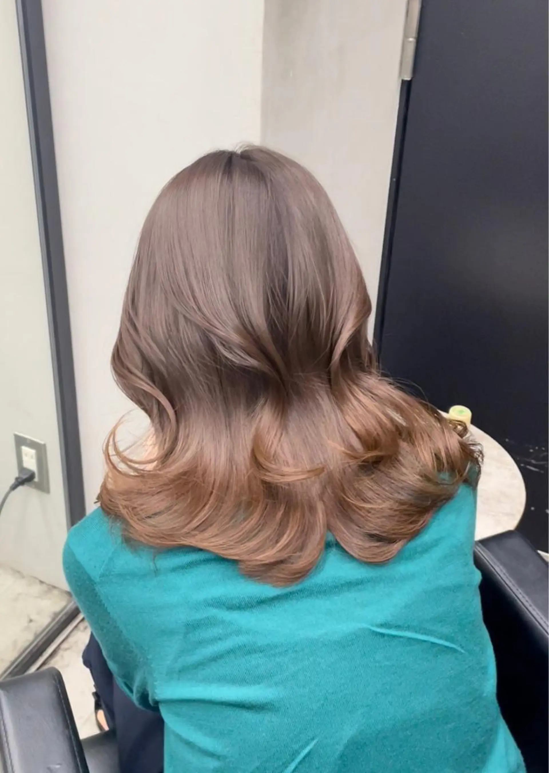 ミディアム ヘアカラー トリートメント ヘアセット 新宿/韓国ヘア/ 髪質改善ストレートのヘアスタイル