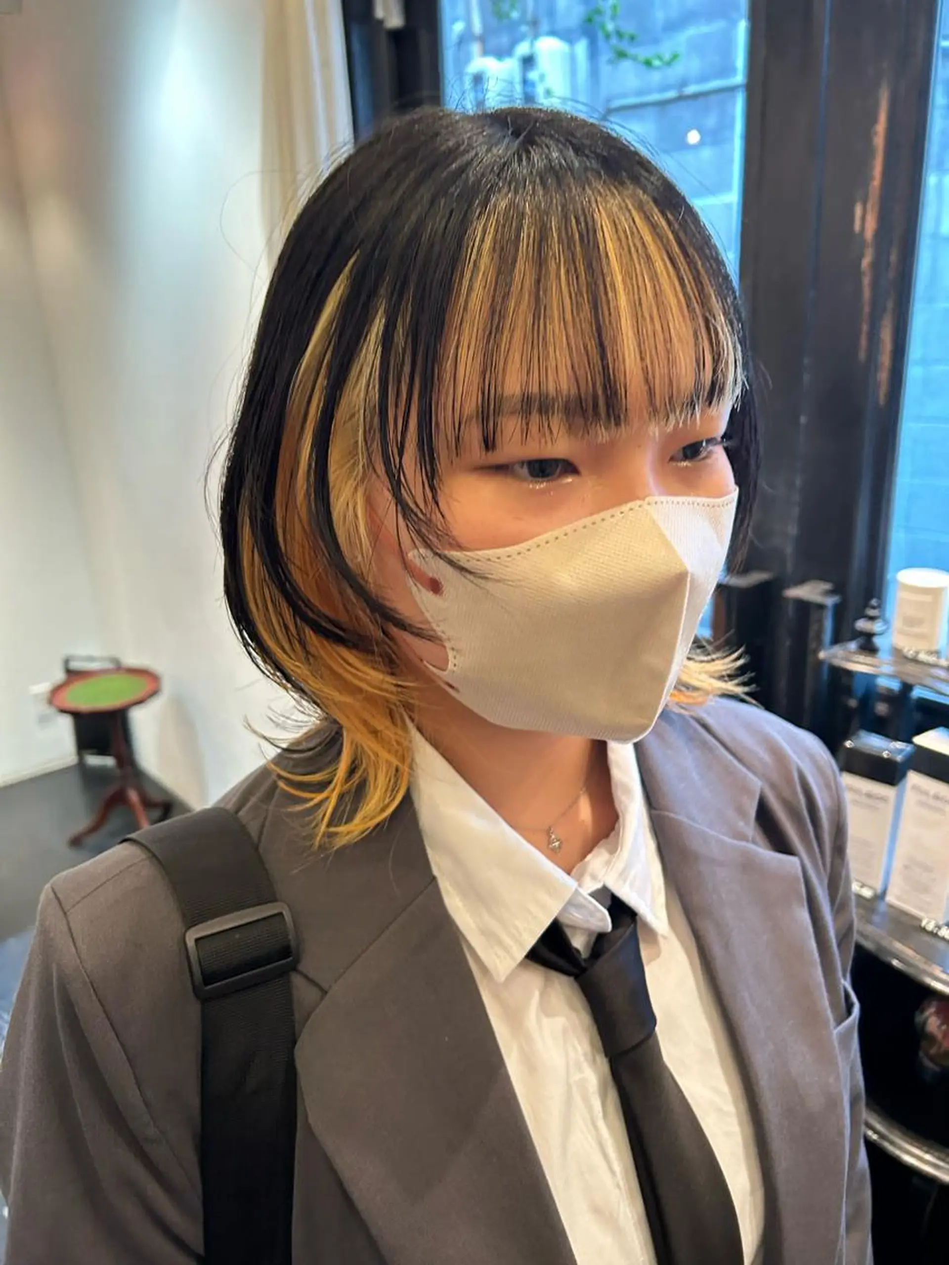 ミディアム カラー 抜きっぱなしブロンド NATSUKI😸 ‪✂︎‬南森町美容室のヘアスタイル