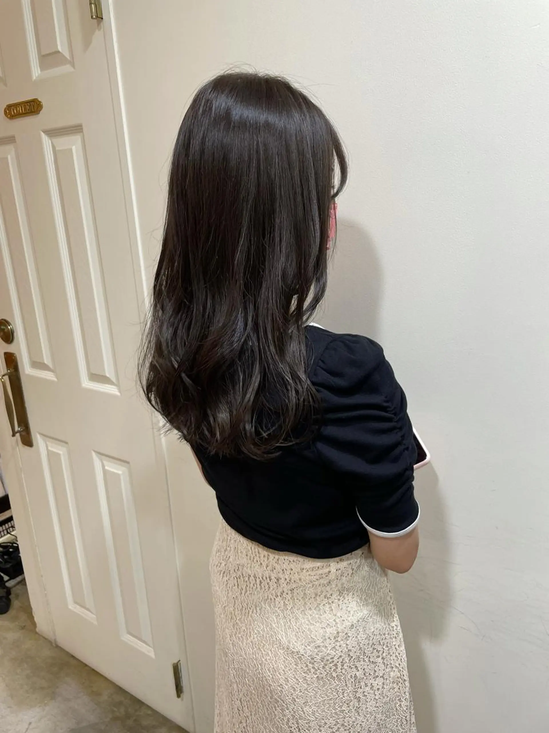 ミディアム カラー カット ヘアカラー トリートメント MIOベージュカラー 柔らかいカラーのヘアスタイル