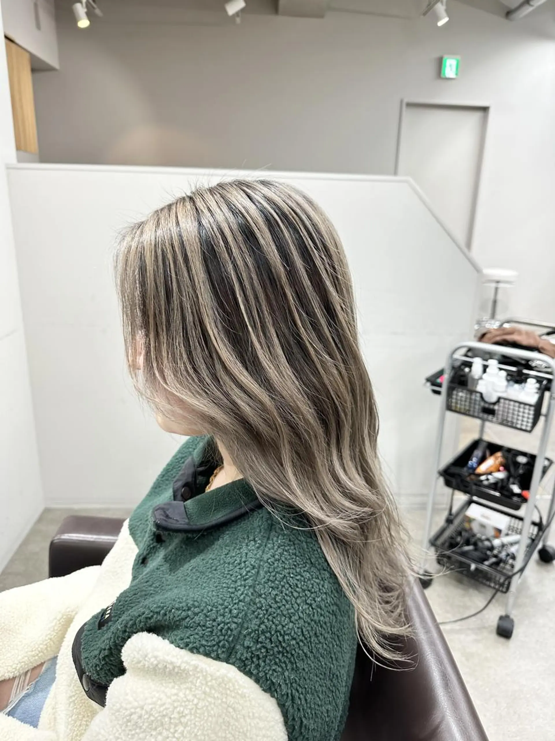 セミロング カラー ✨【公式】 juhl.横浜✨のヘアスタイル