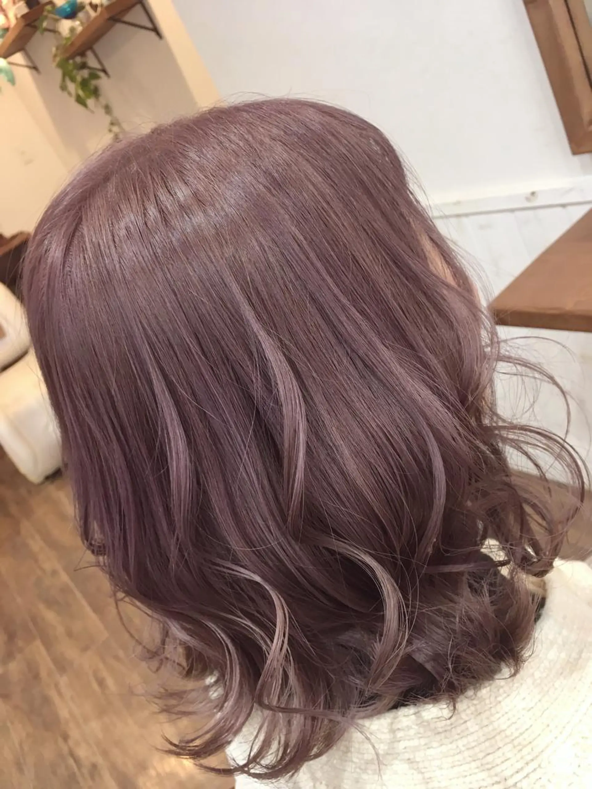 ミディアム カラー 塩崎 明菜のヘアスタイル