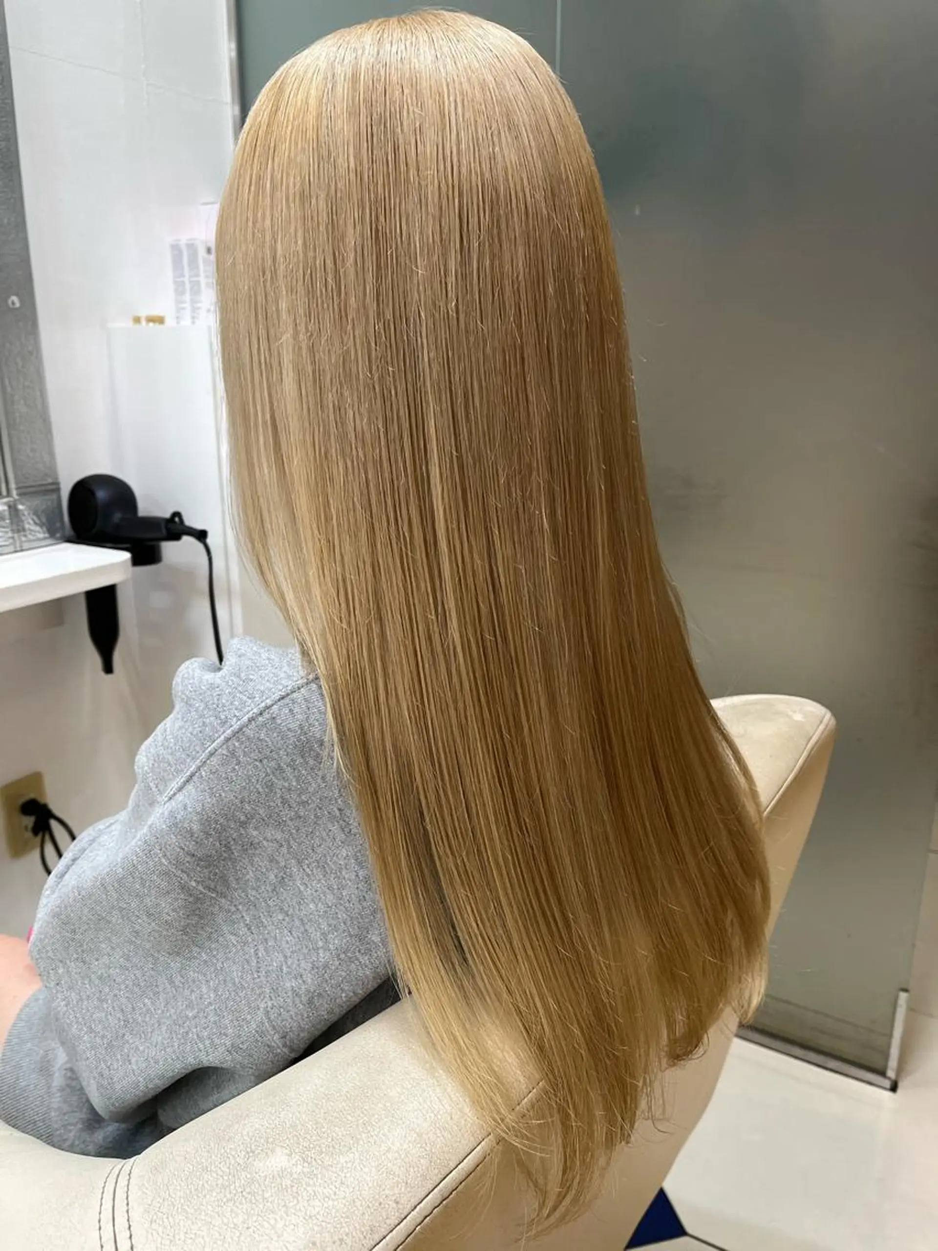 ロング カラー ブロンド 柳川 玲也のヘアスタイル