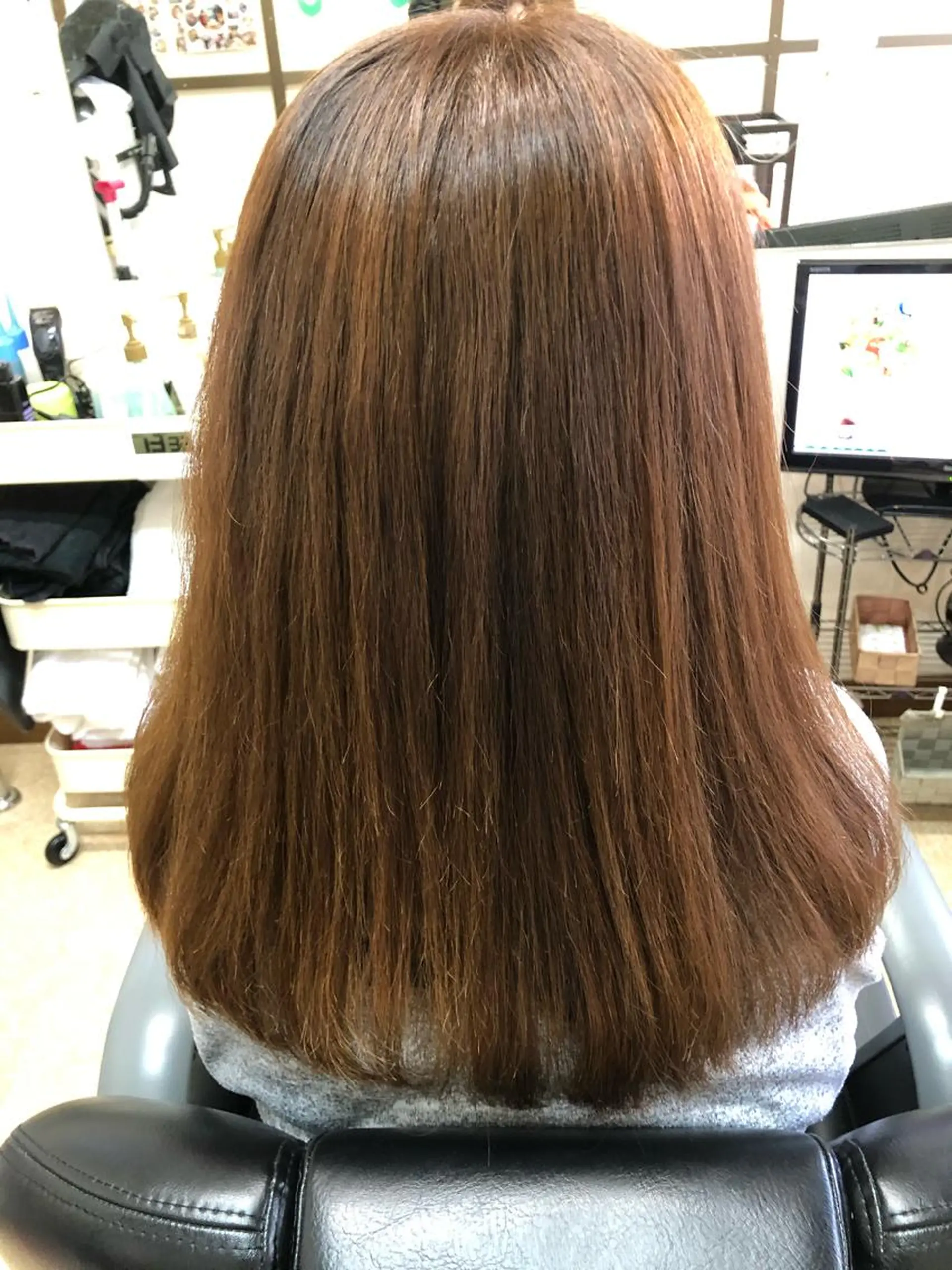 セミロング カラー 石塚 浩のヘアスタイル