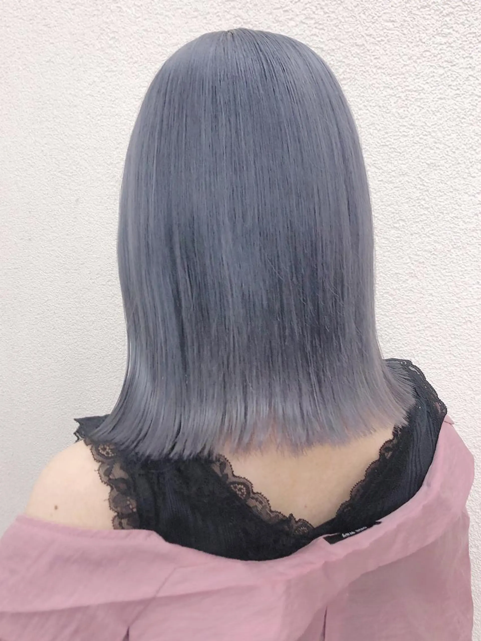 ミディアム カラー シルバー 夏山 秀憲のヘアスタイル