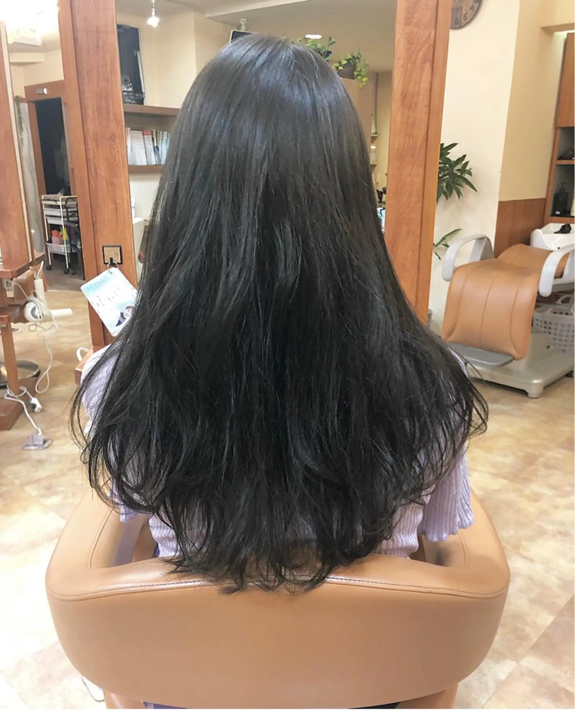 ロング カラー グレージュ モリオフロムロンドン池袋店所属・冨永 さやかのヘアスタイル