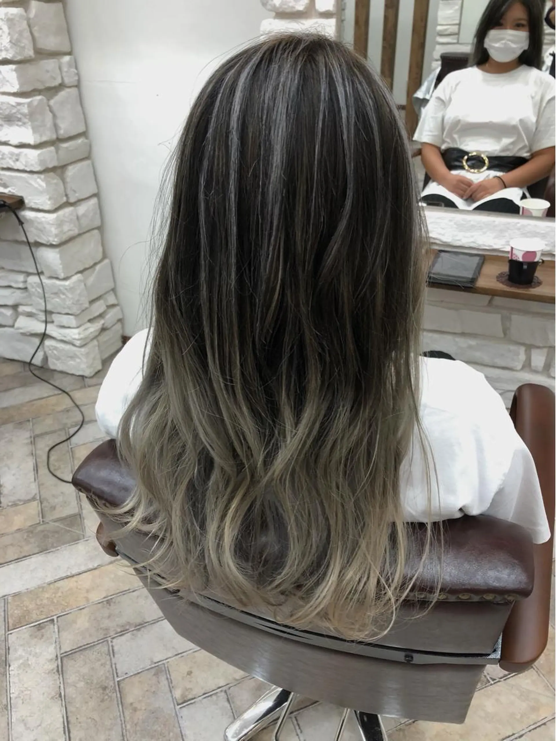 セミロング ヘアカラー トリートメント ✨艶感/透け感✨Sherry所属・艶髪/ハイトーン Sherryのヘアスタイル