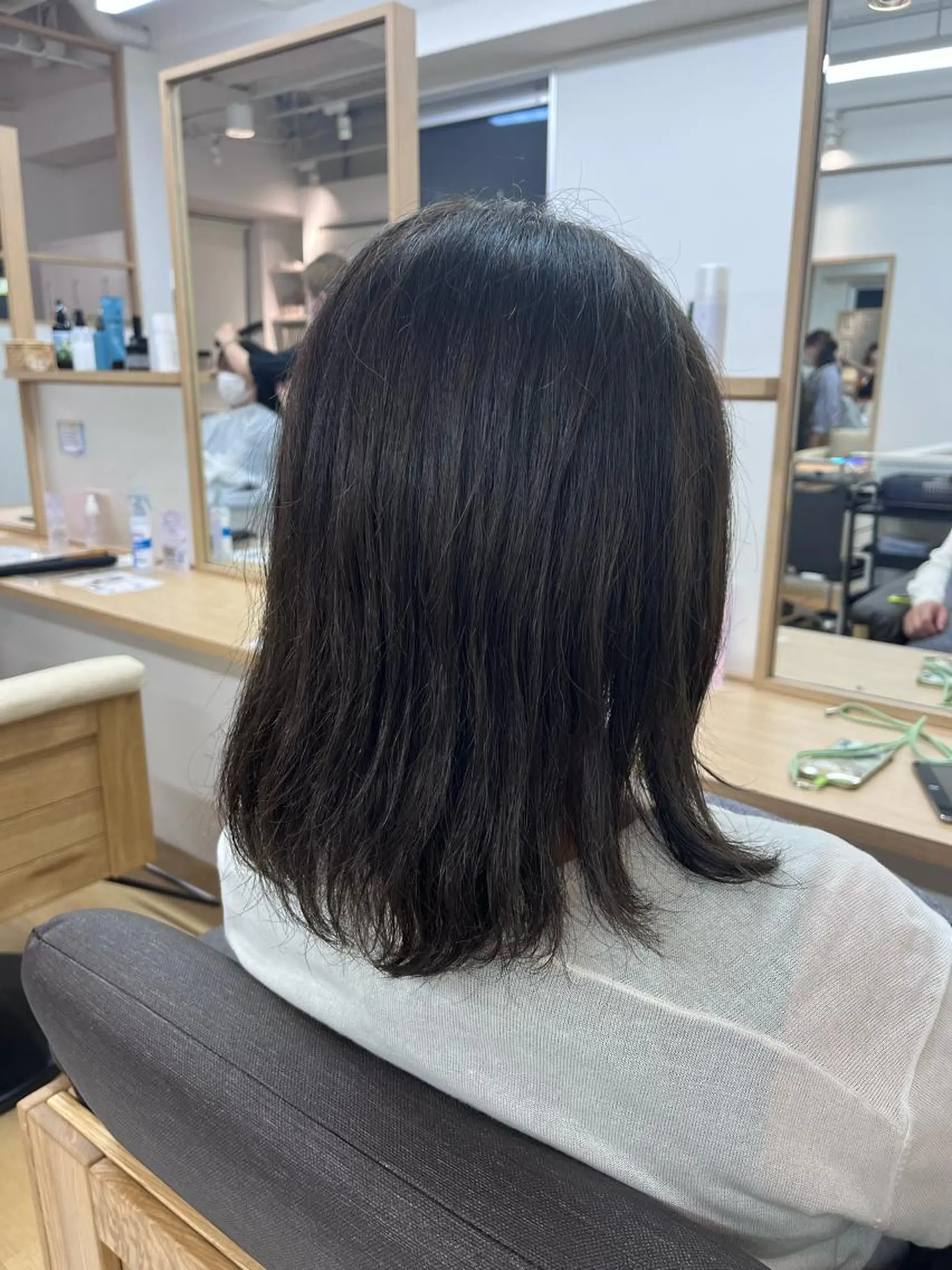 セミロング カラー 透明感/ハイトーン Annaのヘアスタイル