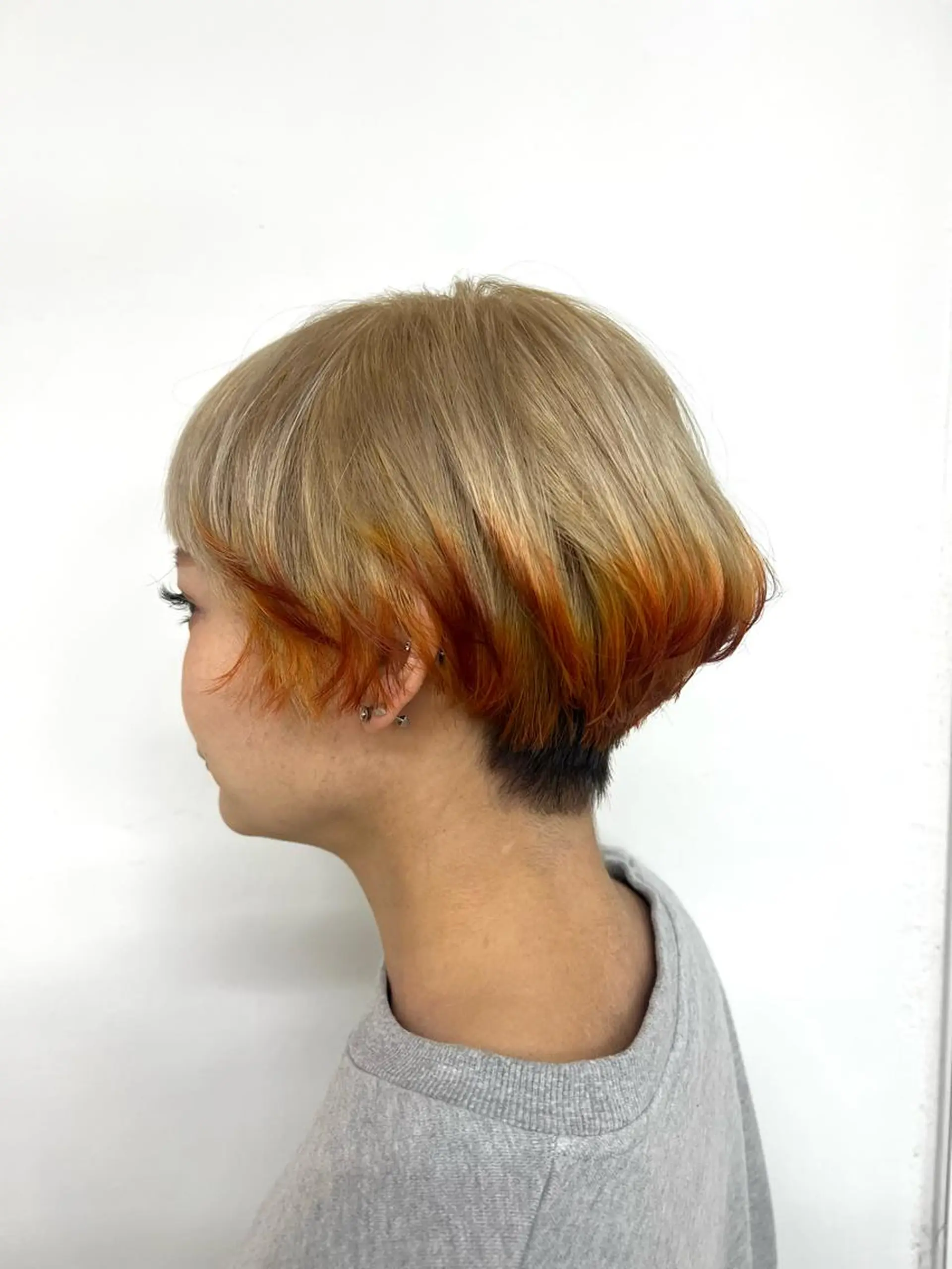 ショート カラー ブリーチ デザインカラー グラデーションカラー トリートメント 🤍中野 レオ🤍のヘアスタイル