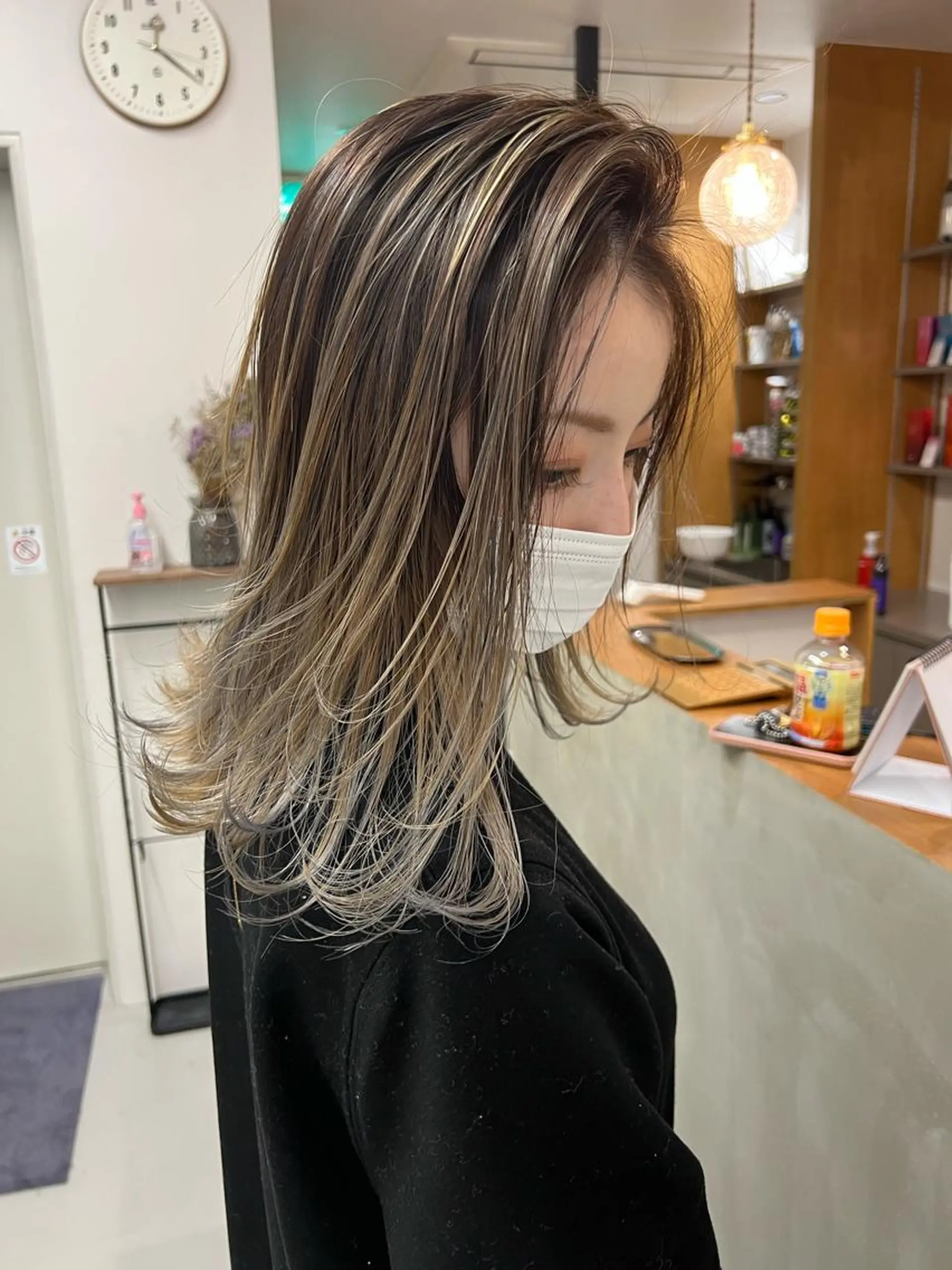 ミディアム カラー バレイヤージュ レイヤーカット ヘアカラー トリートメント 橋本 昇平のヘアスタイル