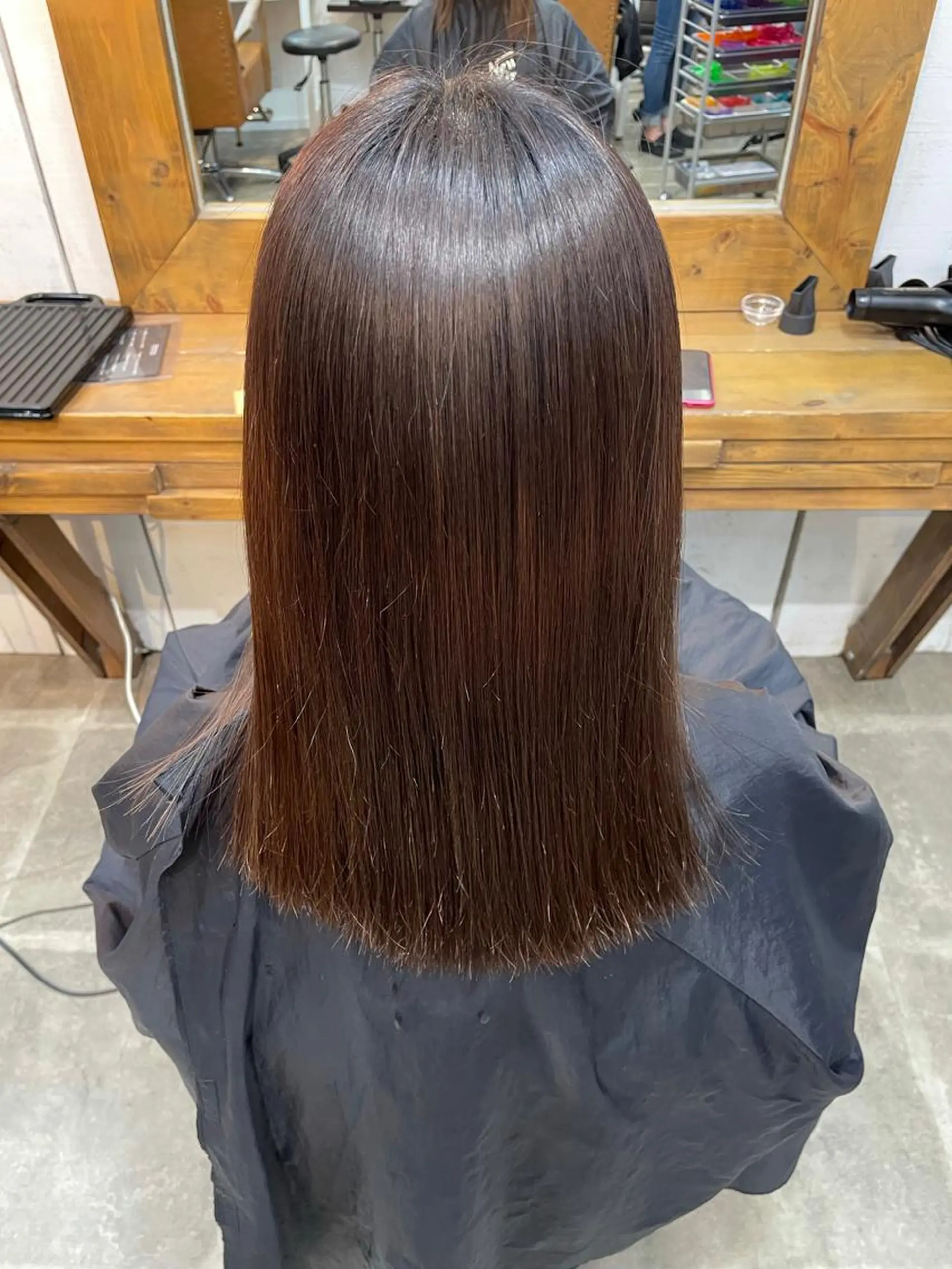 セミロング 松田 恋のヘアスタイル