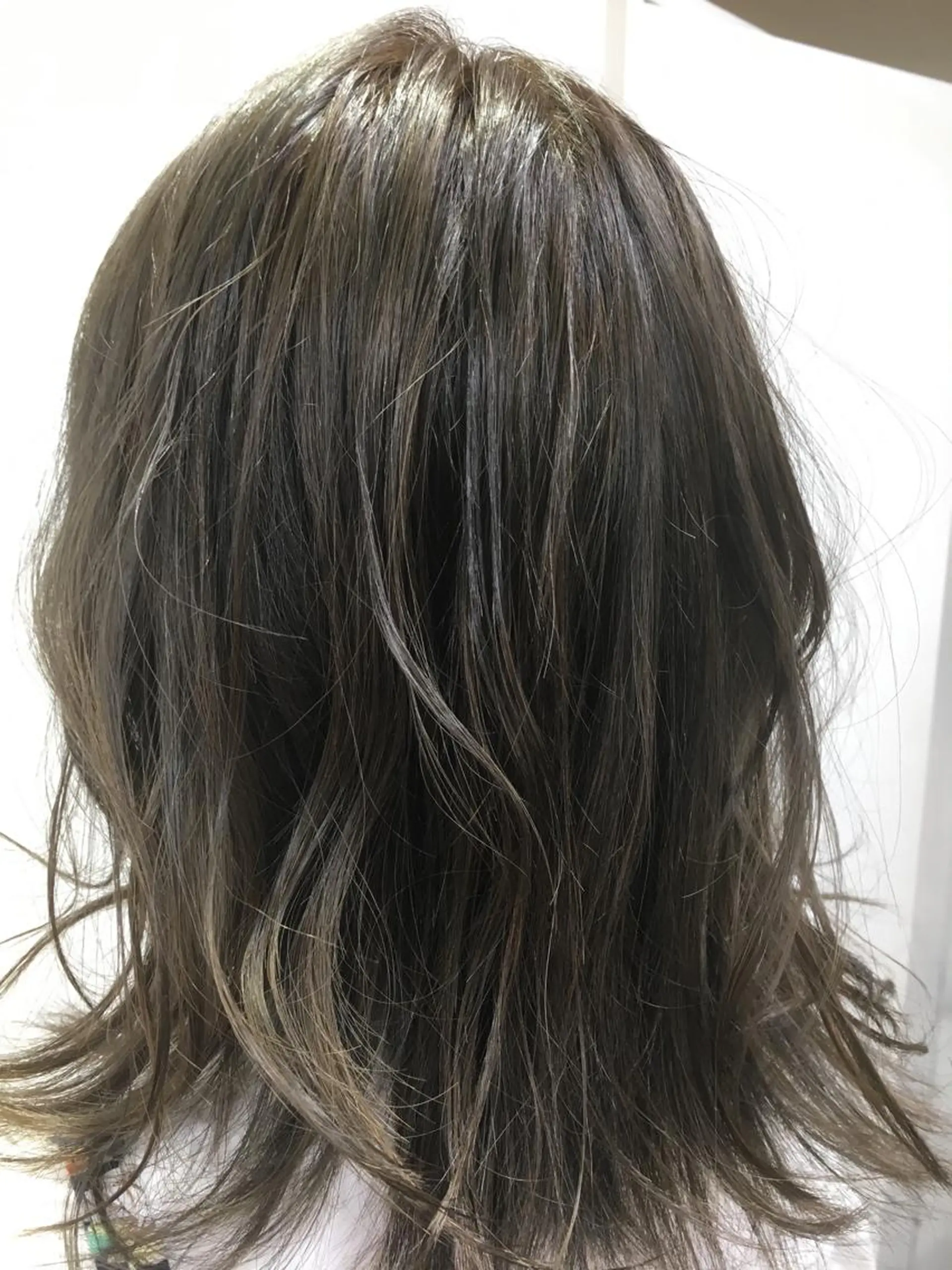 セミロング カラー ハイライトカラー イルミナカラー ハイライト 髪質改善カラー🦋 田村のヘアスタイル