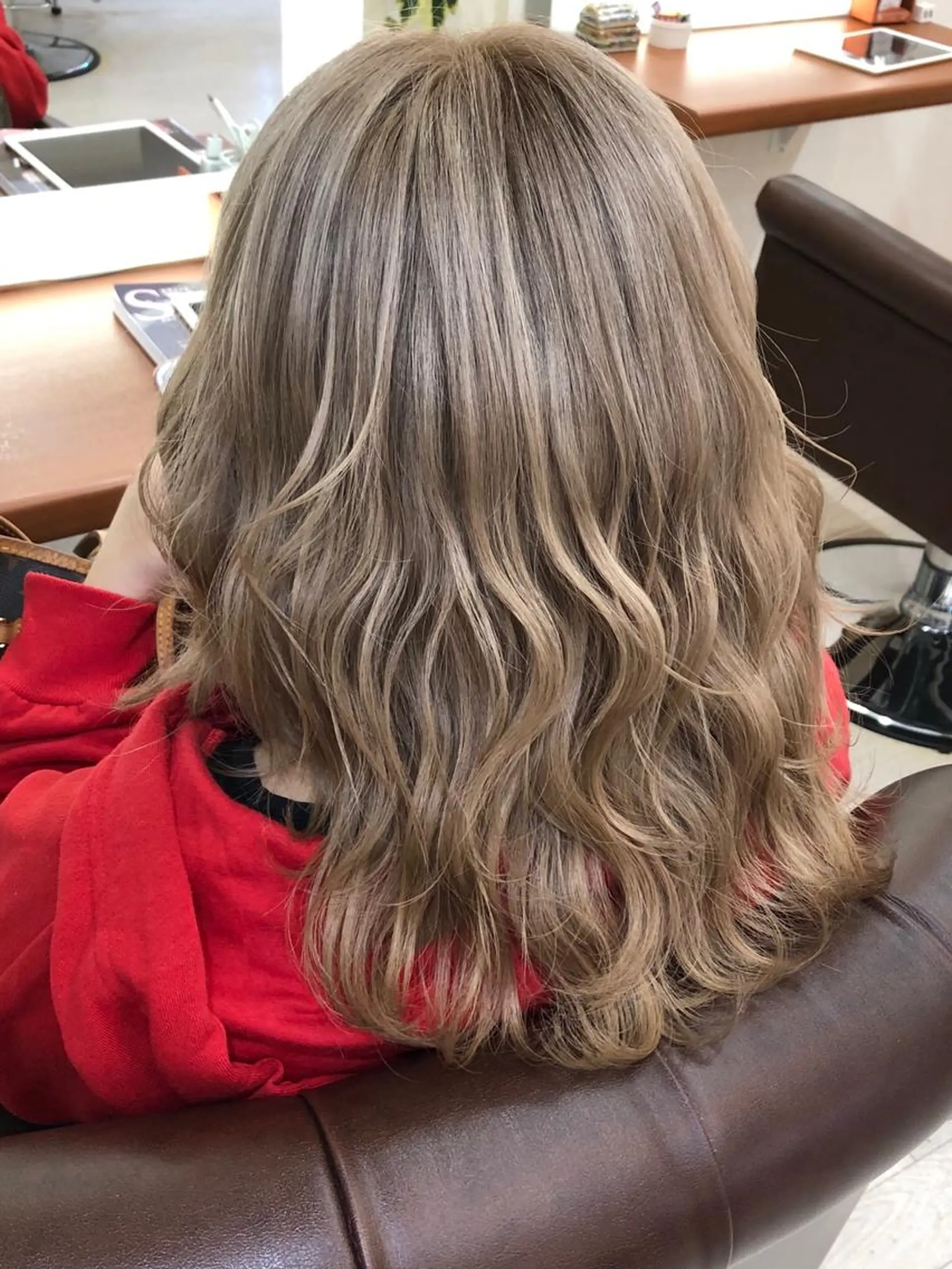 ミディアム カット ヘアカラー トリートメント ヘアセット Aujua ソムリエ 勝又舞夏のヘアスタイル