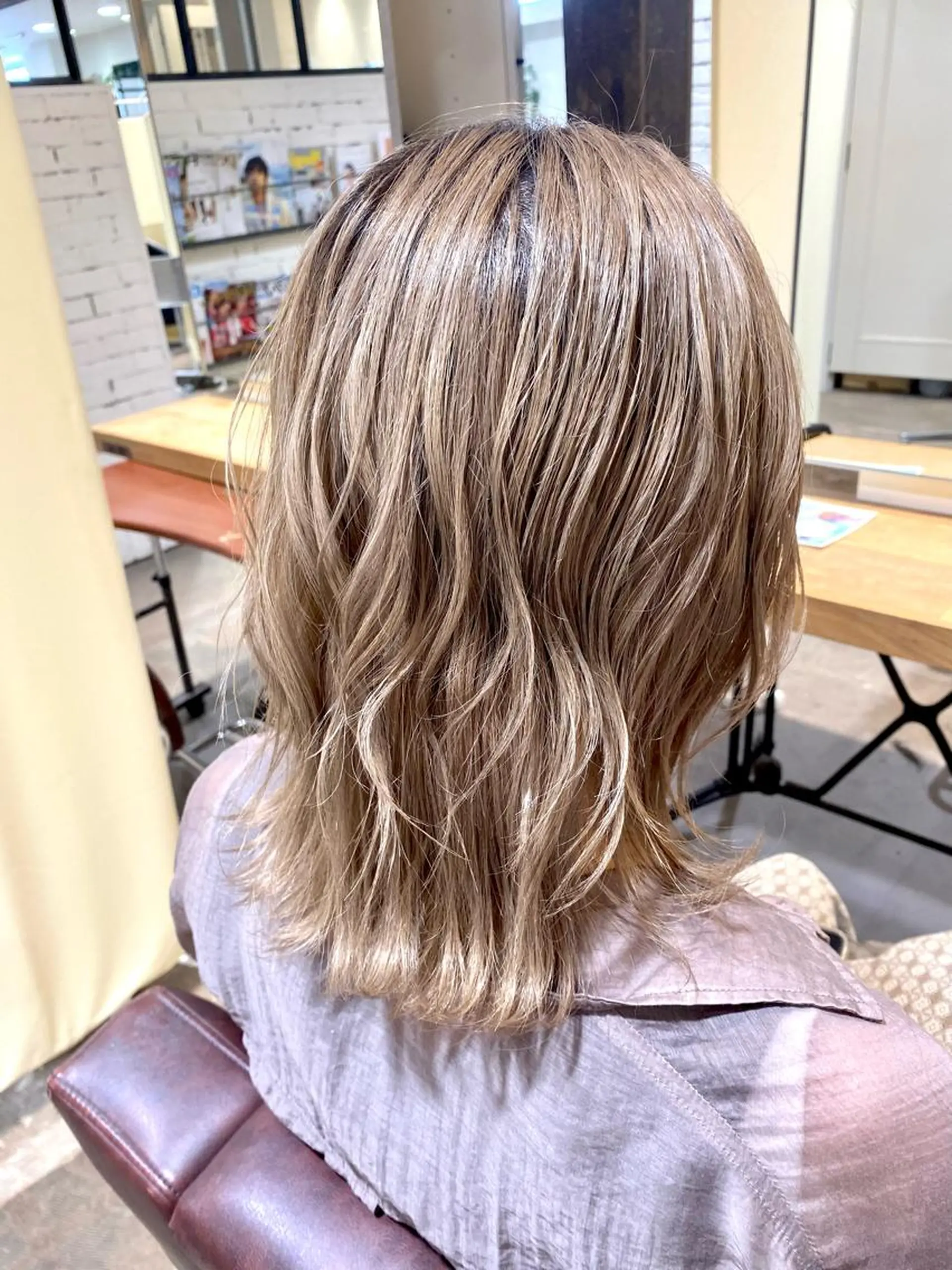 カラー 前田 輝のヘアスタイル