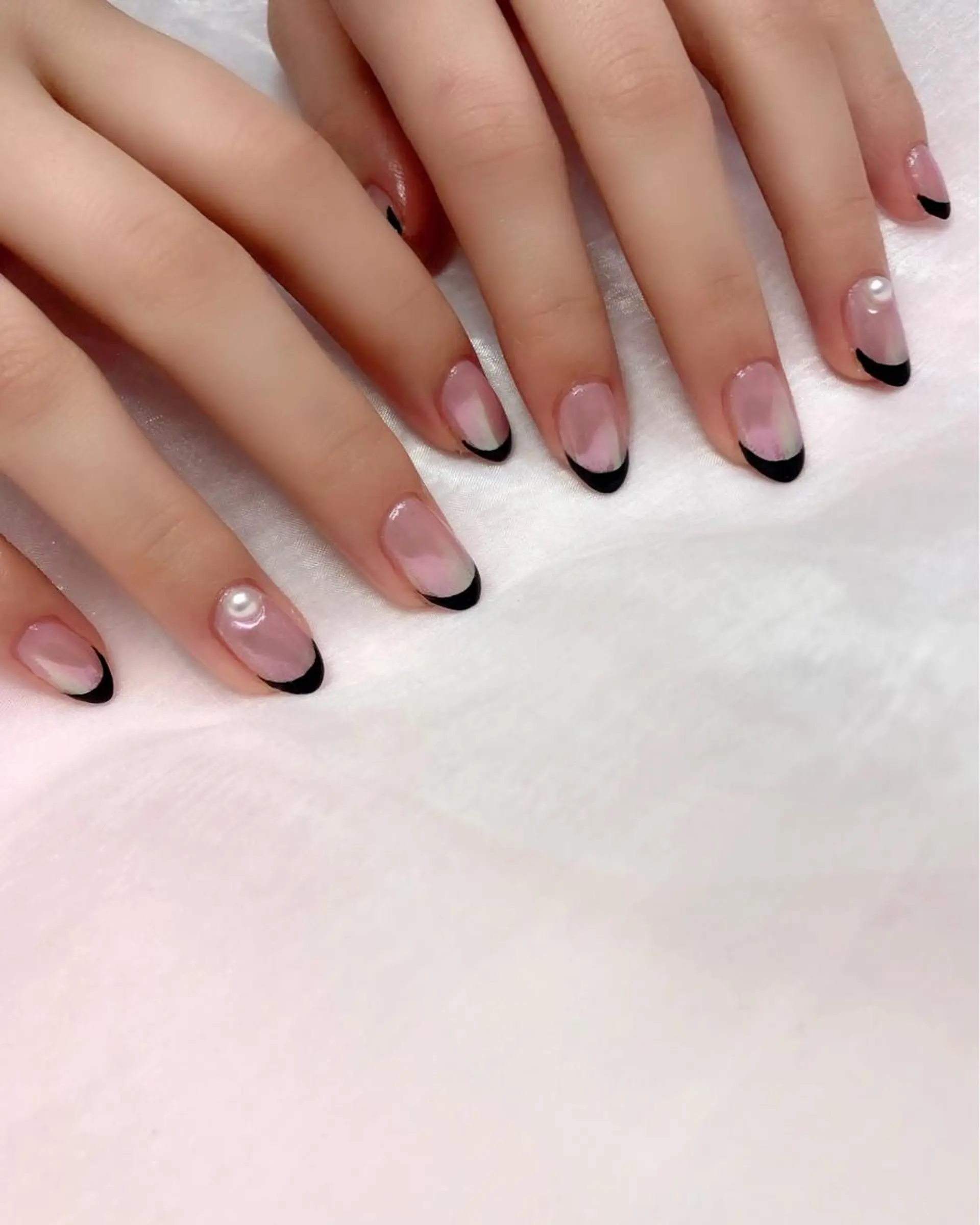 ネイル オーロラネイル フレンチネイル 梅津 郁美のネイルデザイン