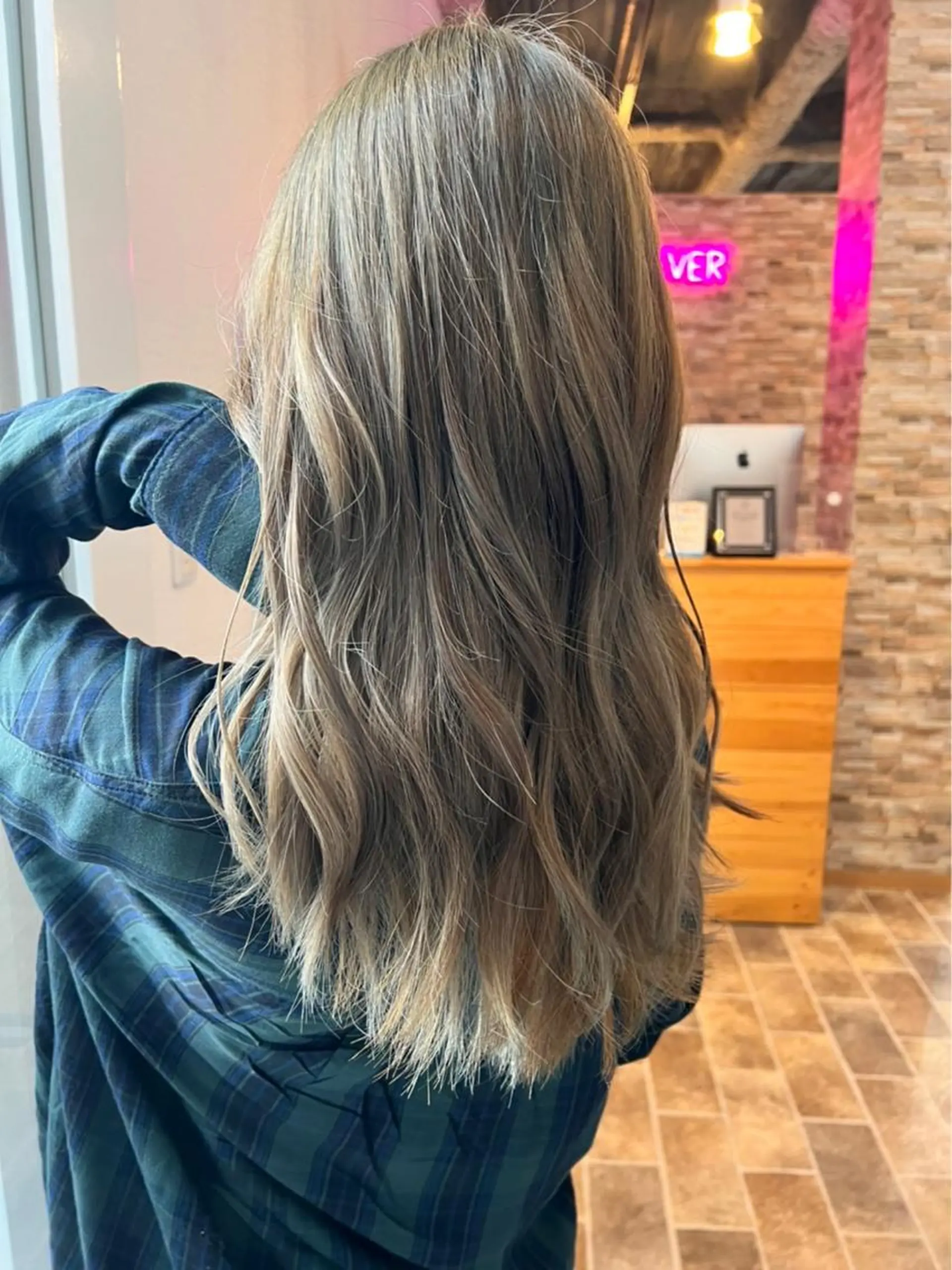 ロング カラー ヘアカラー&縮毛矯正 STAR☆RIVERのヘアスタイル