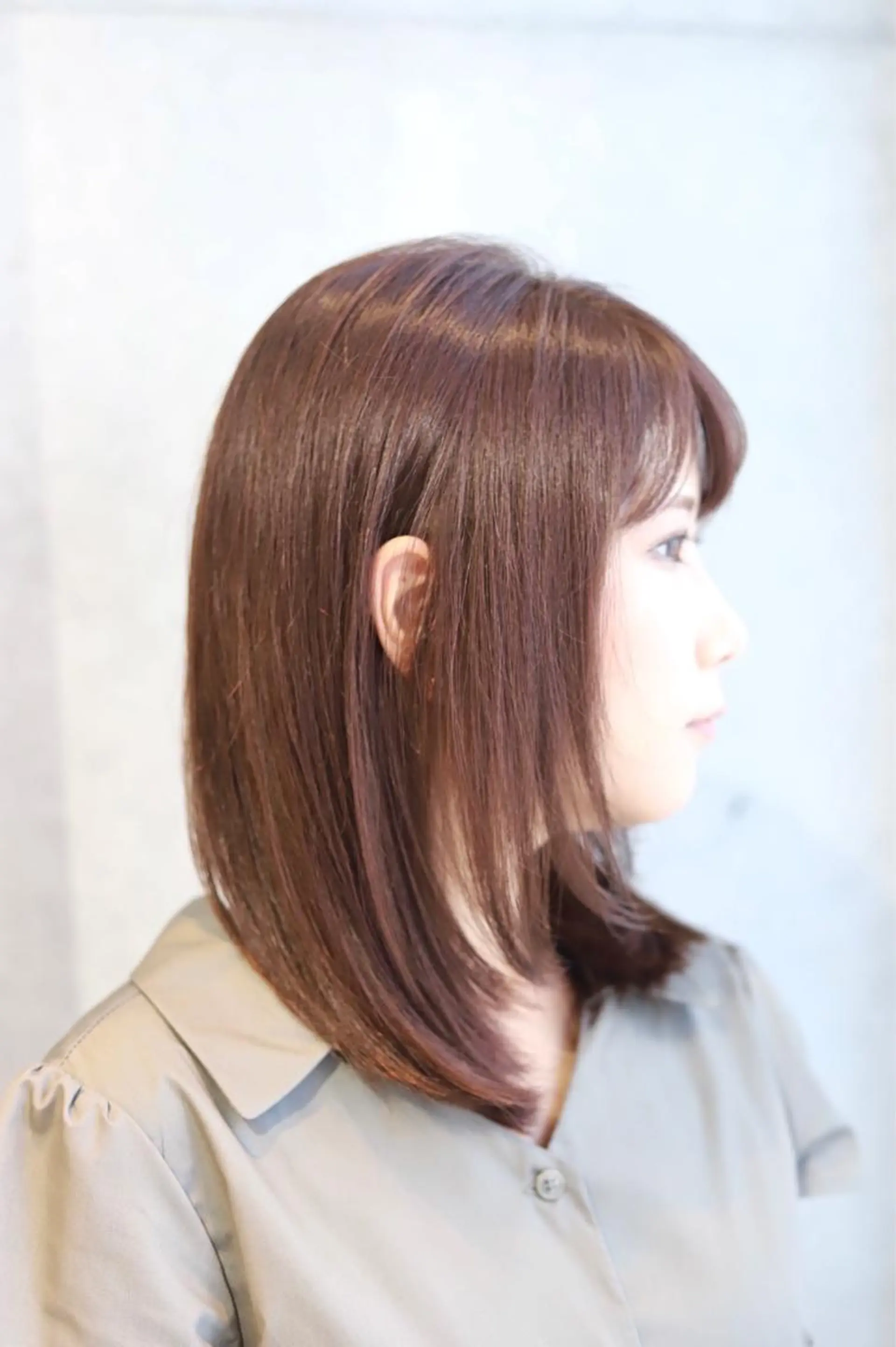 セミロング カラー ベージュカラー アドミラルYoshi oのヘアスタイル