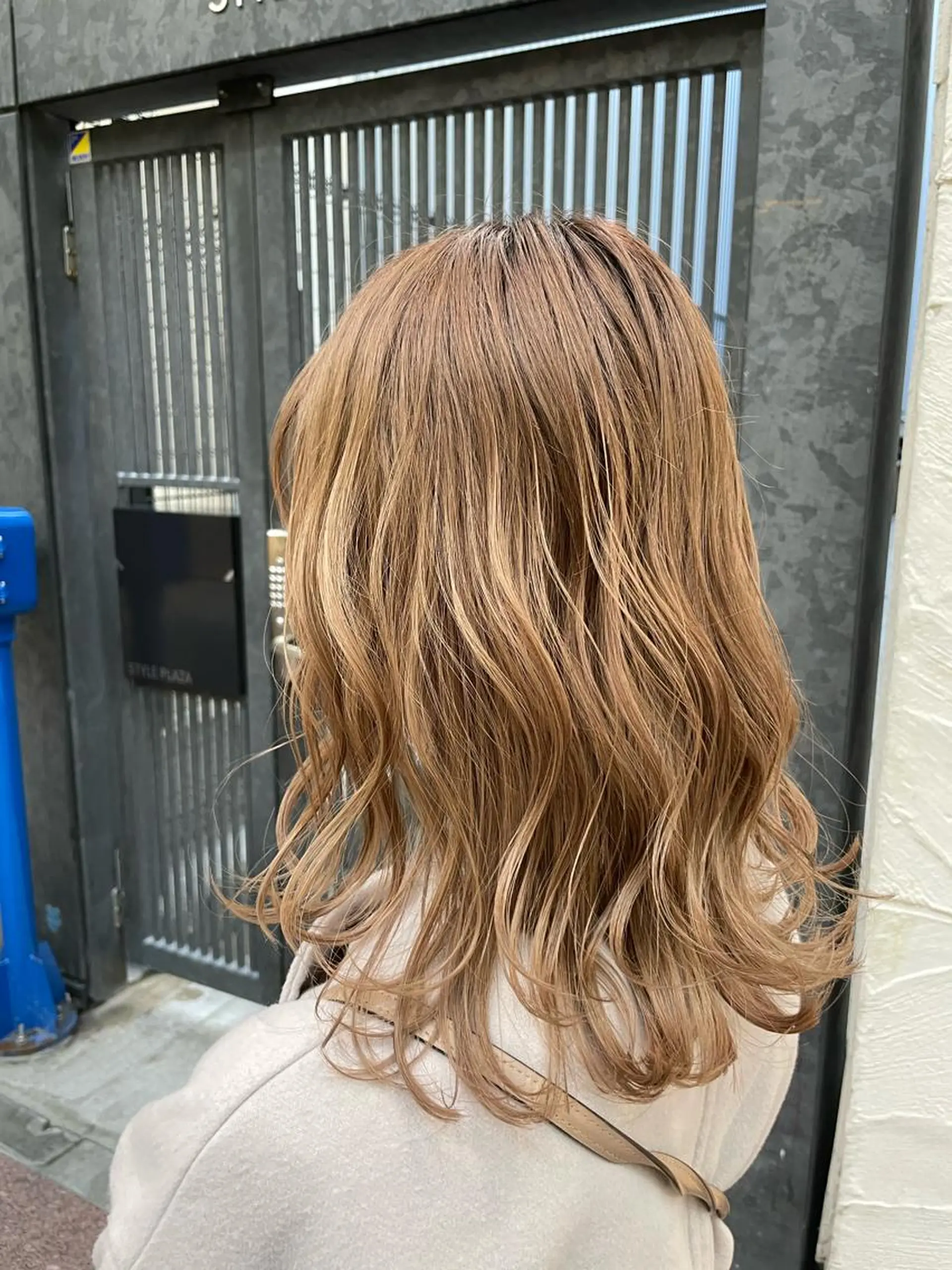 セミロング カラー カット ヘアカラー トリートメント 縮毛矯正/髪質改善/ 石橋代智のヘアスタイル