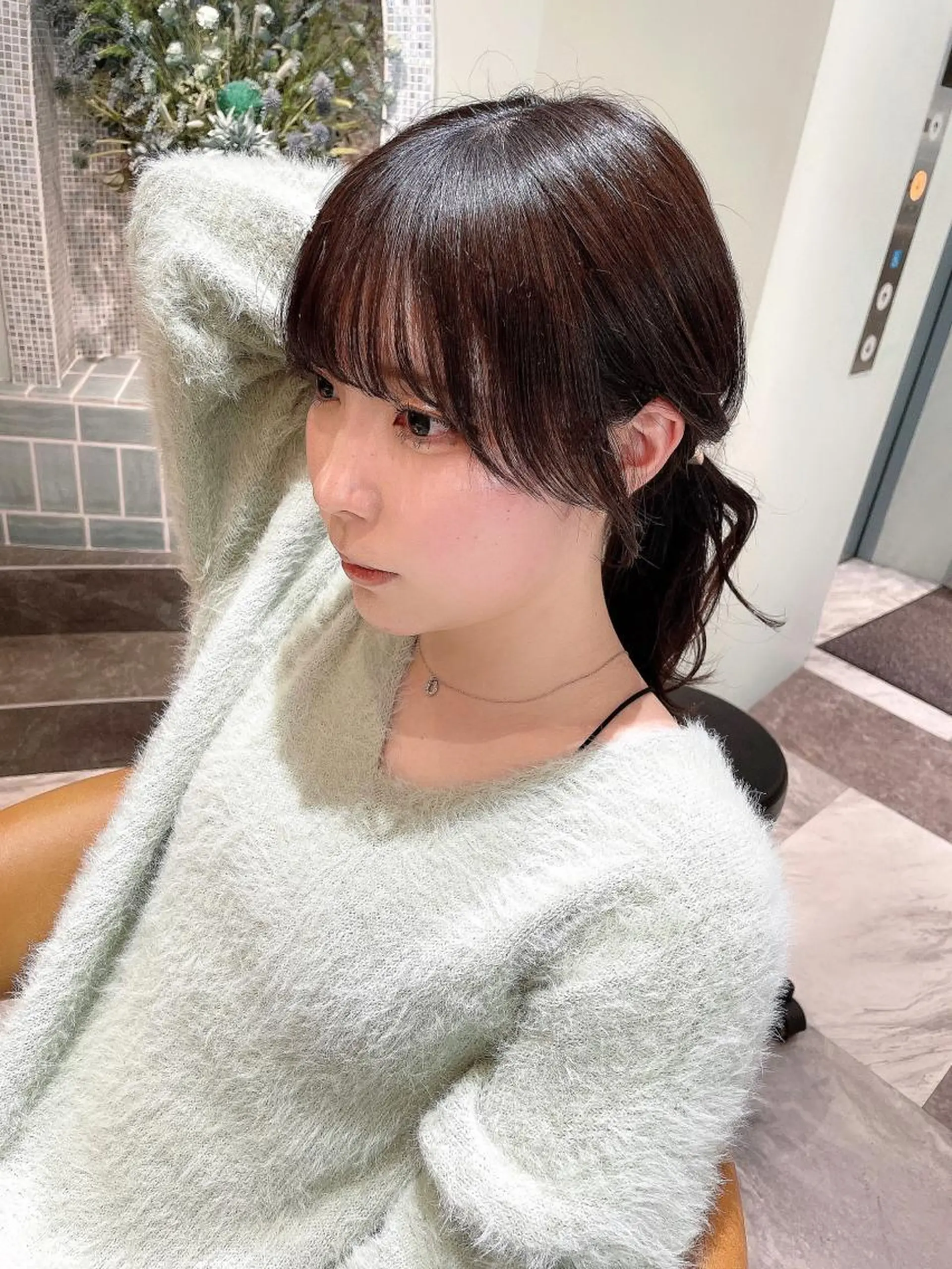 ミディアム カラー ベージュカラー 黒髪 ブリーチ ブルーカラー ブルーブラック カット トリートメント 木屋元一/透明感 /前髪/ショートボブのヘアスタイル