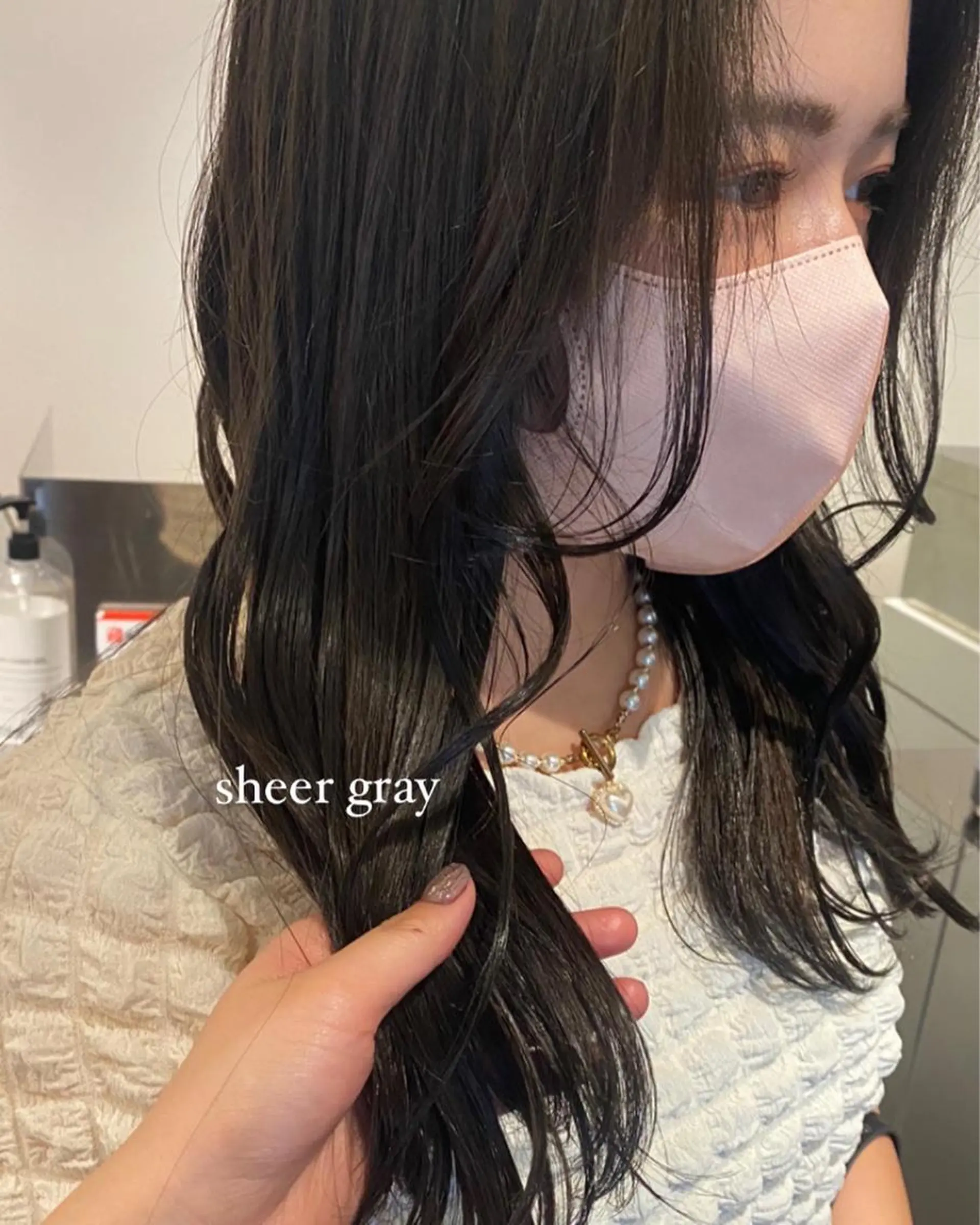 セミロング ヘアカラー トリートメント ヘッドスパ ヘアセット ミオ💎ショート 透ける暗髪のヘアスタイル