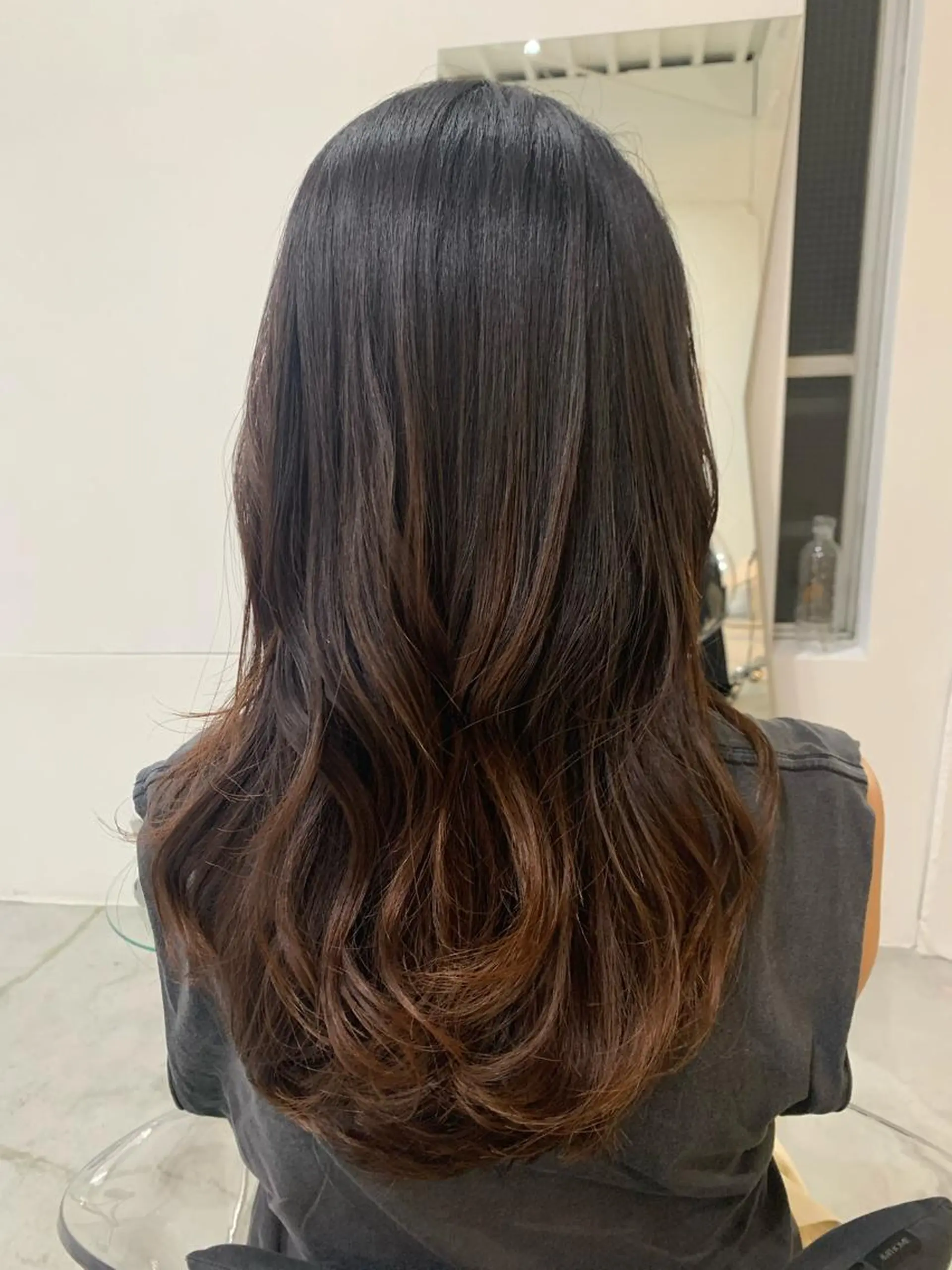 セミロング 高橋 亜紀のヘアスタイル