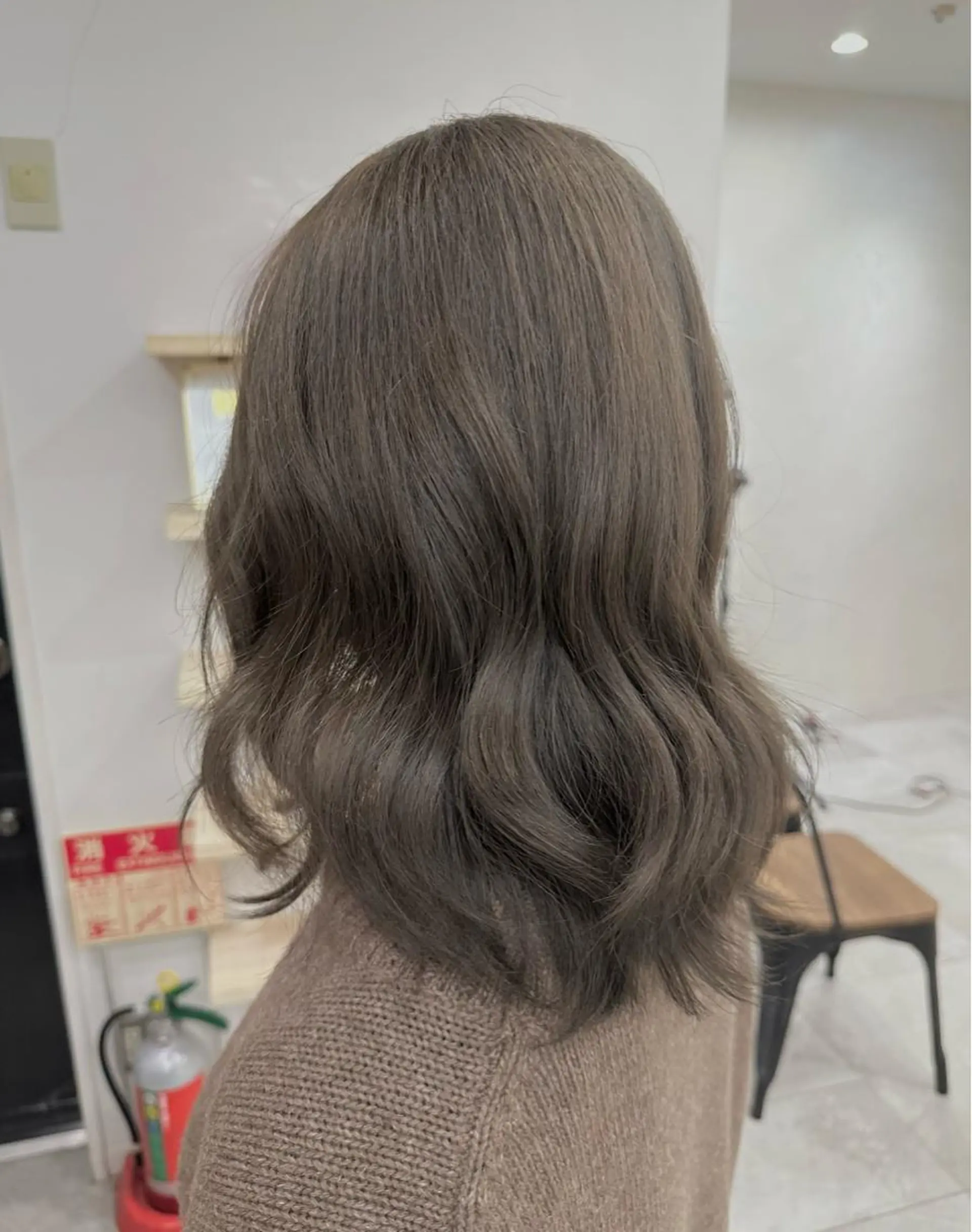 ミディアム カラー グレージュ 黒須 蓮太のヘアスタイル